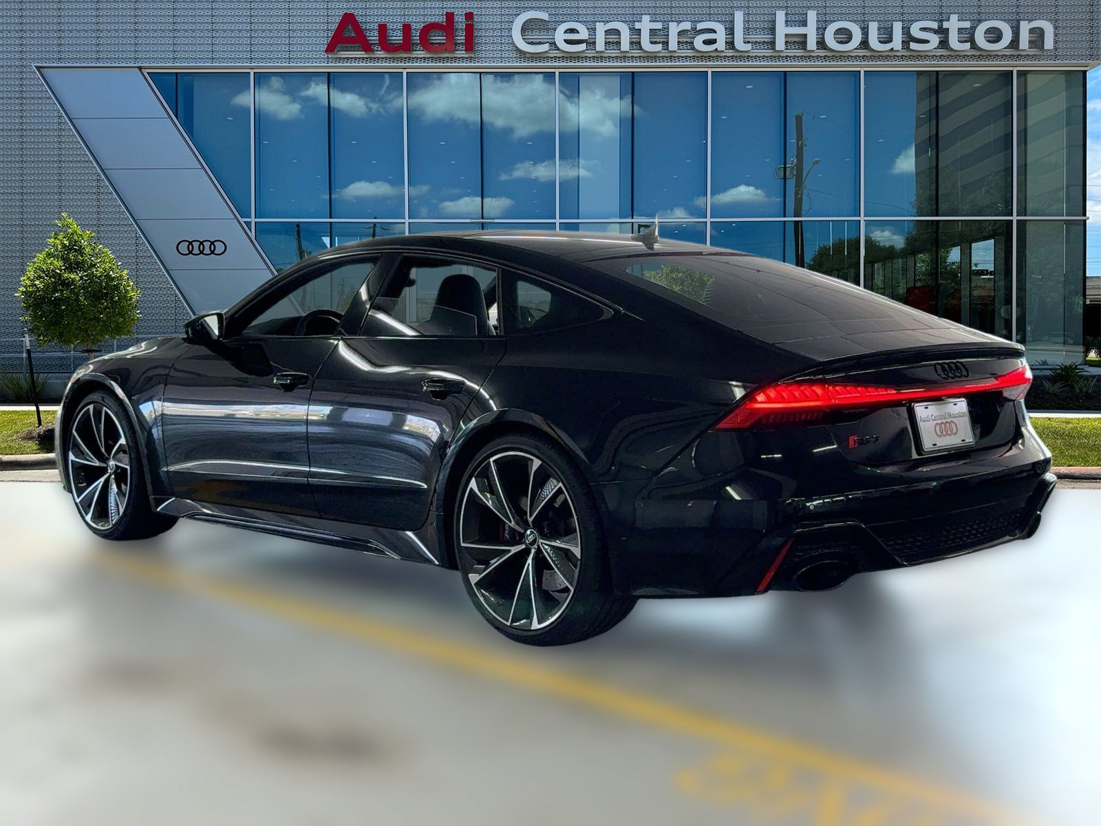 2023 Audi RS 7 Base photo 3