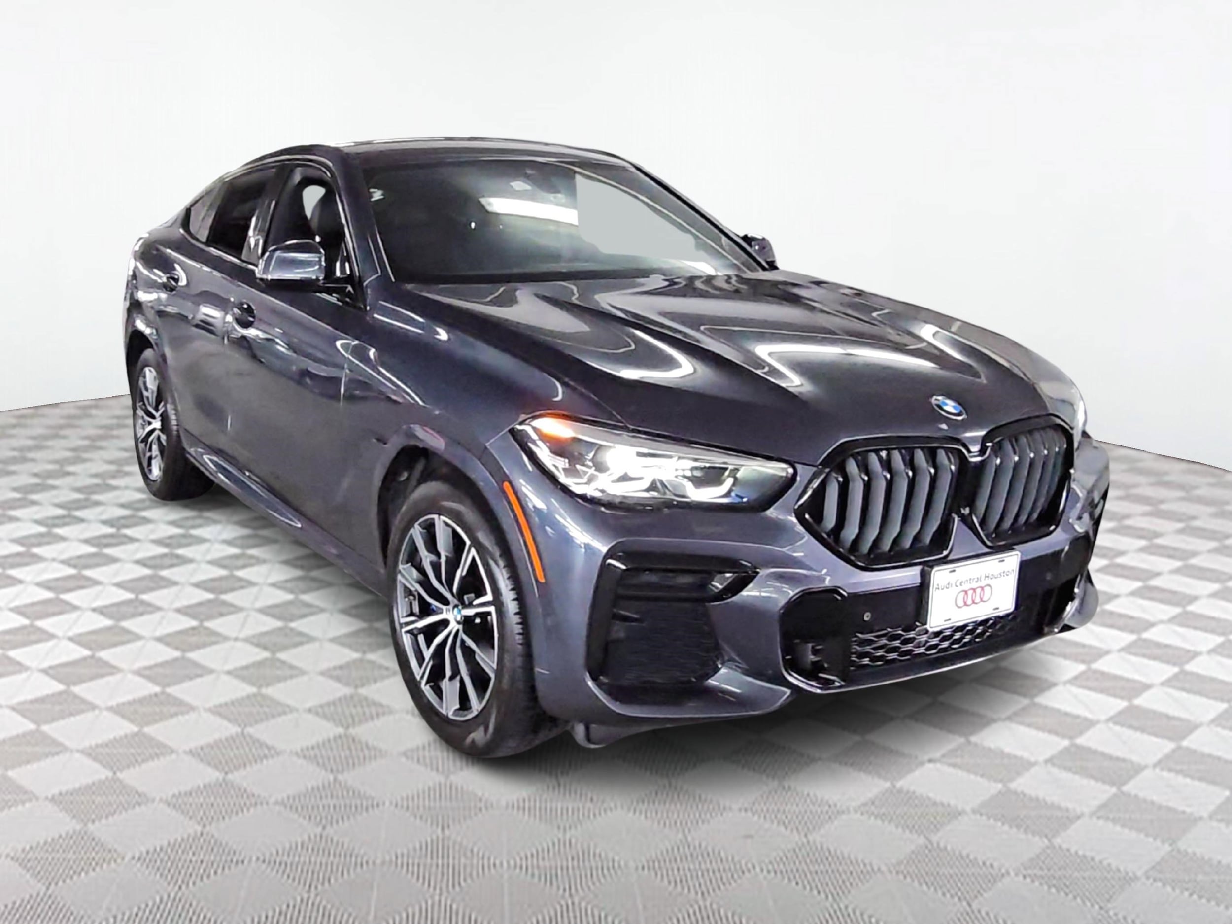 Used 2022 BMW X6 40i with VIN 5UXCY6C0XN9M66699 for sale in Houston, TX