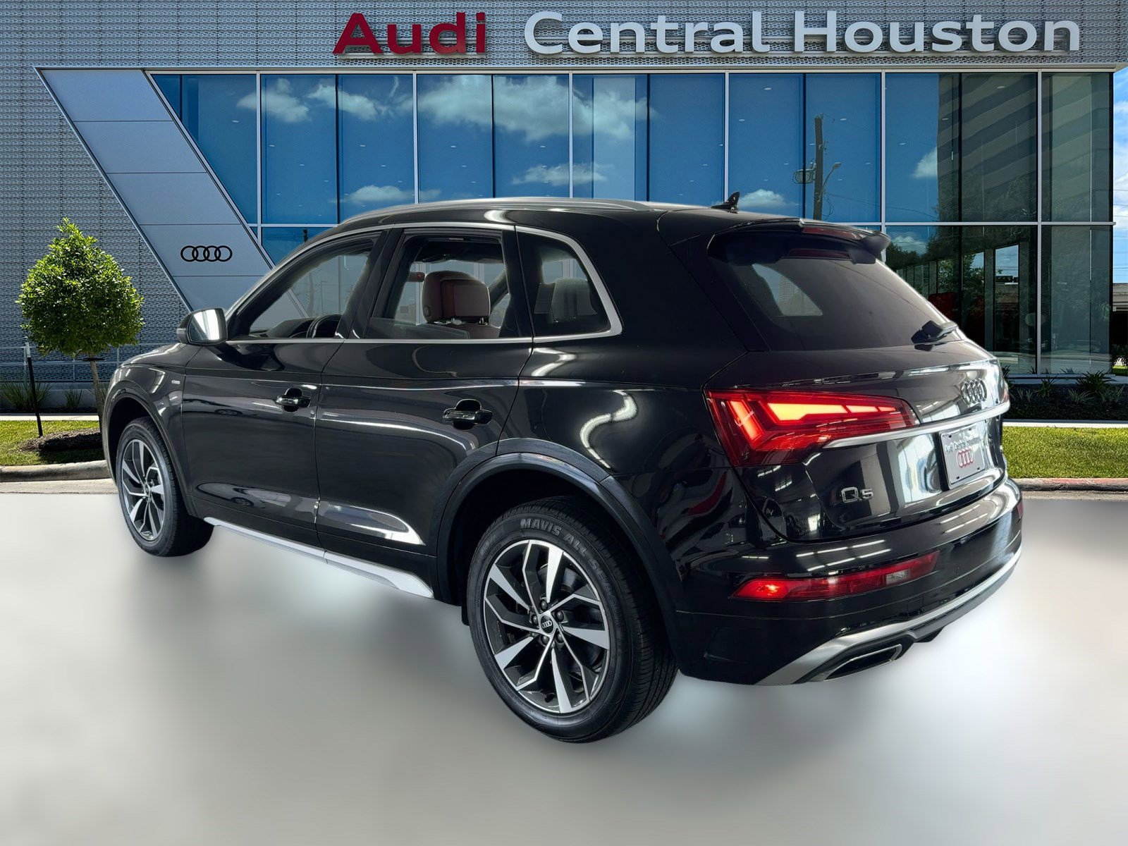 2023 Audi Q5 S line Premium Plus photo 2