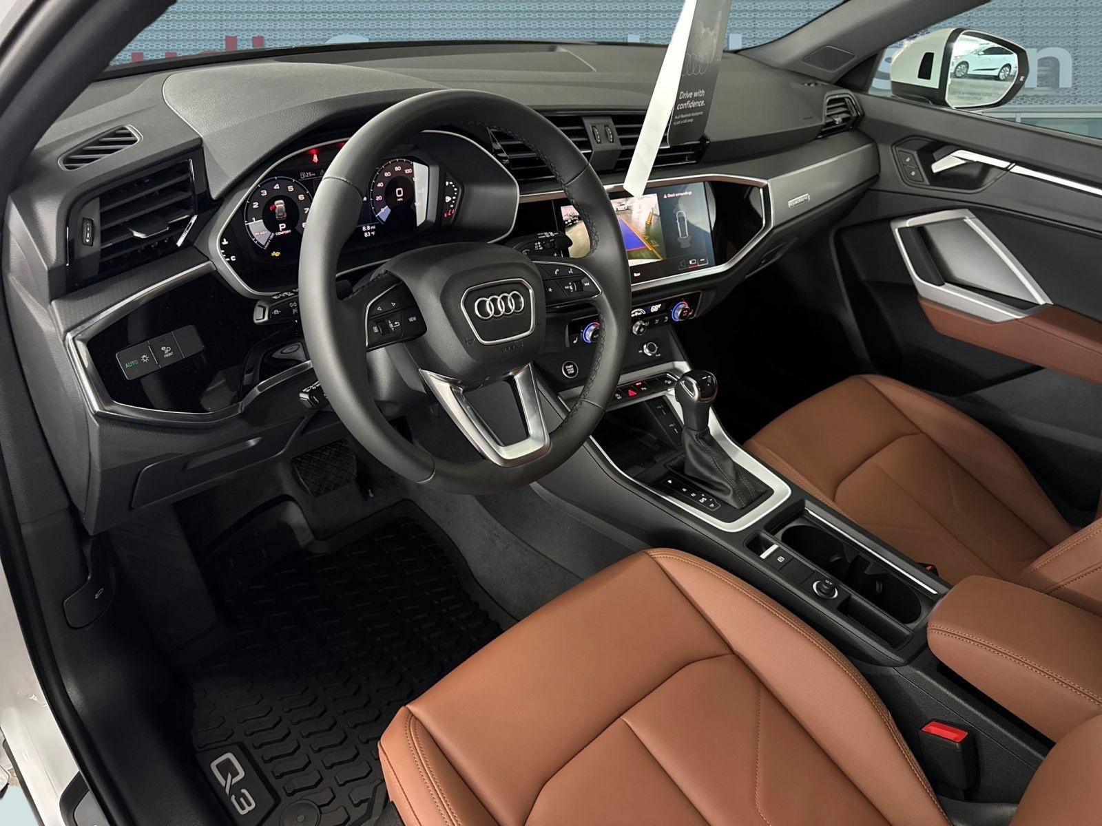 2025 Audi Q3 S line Premium photo 4