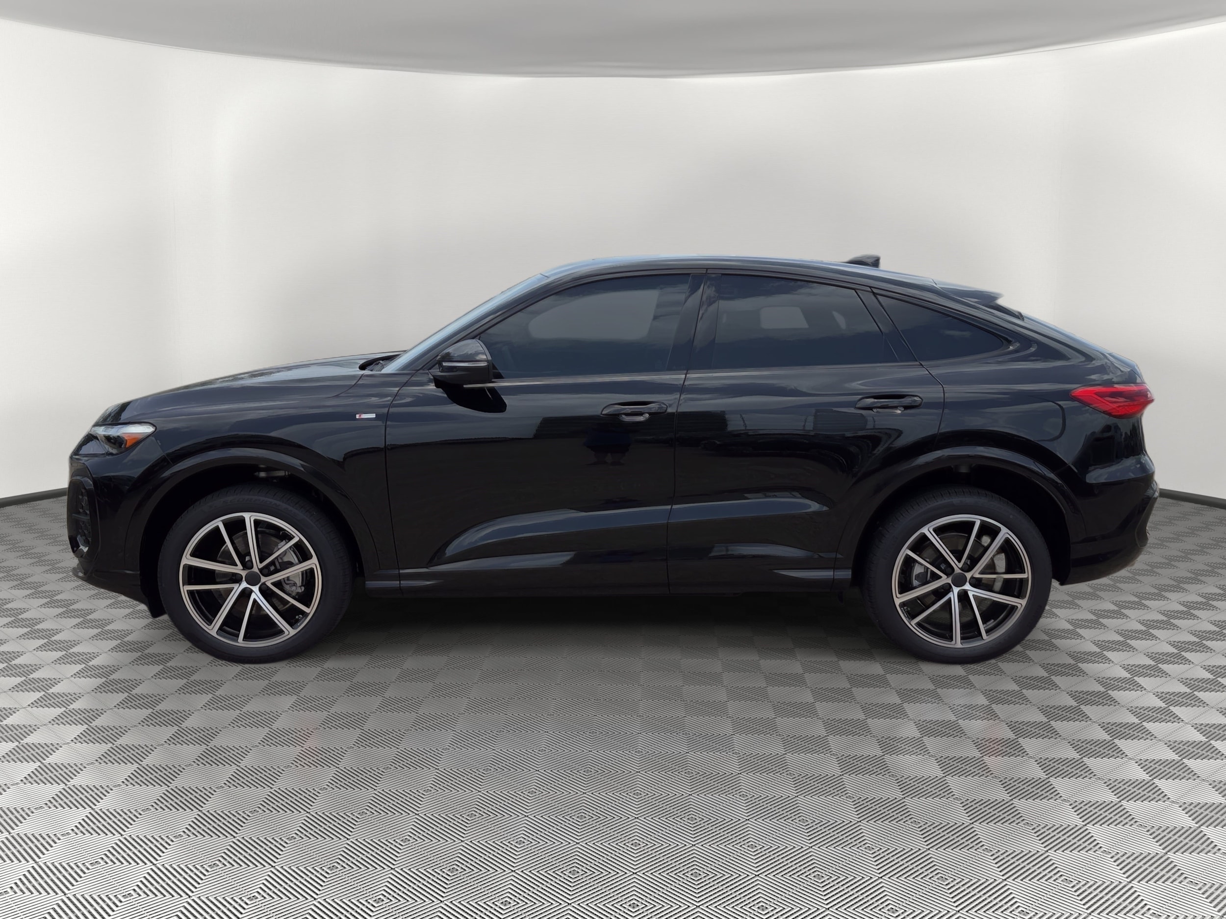 Q5 Sportback Premium Plus SUV