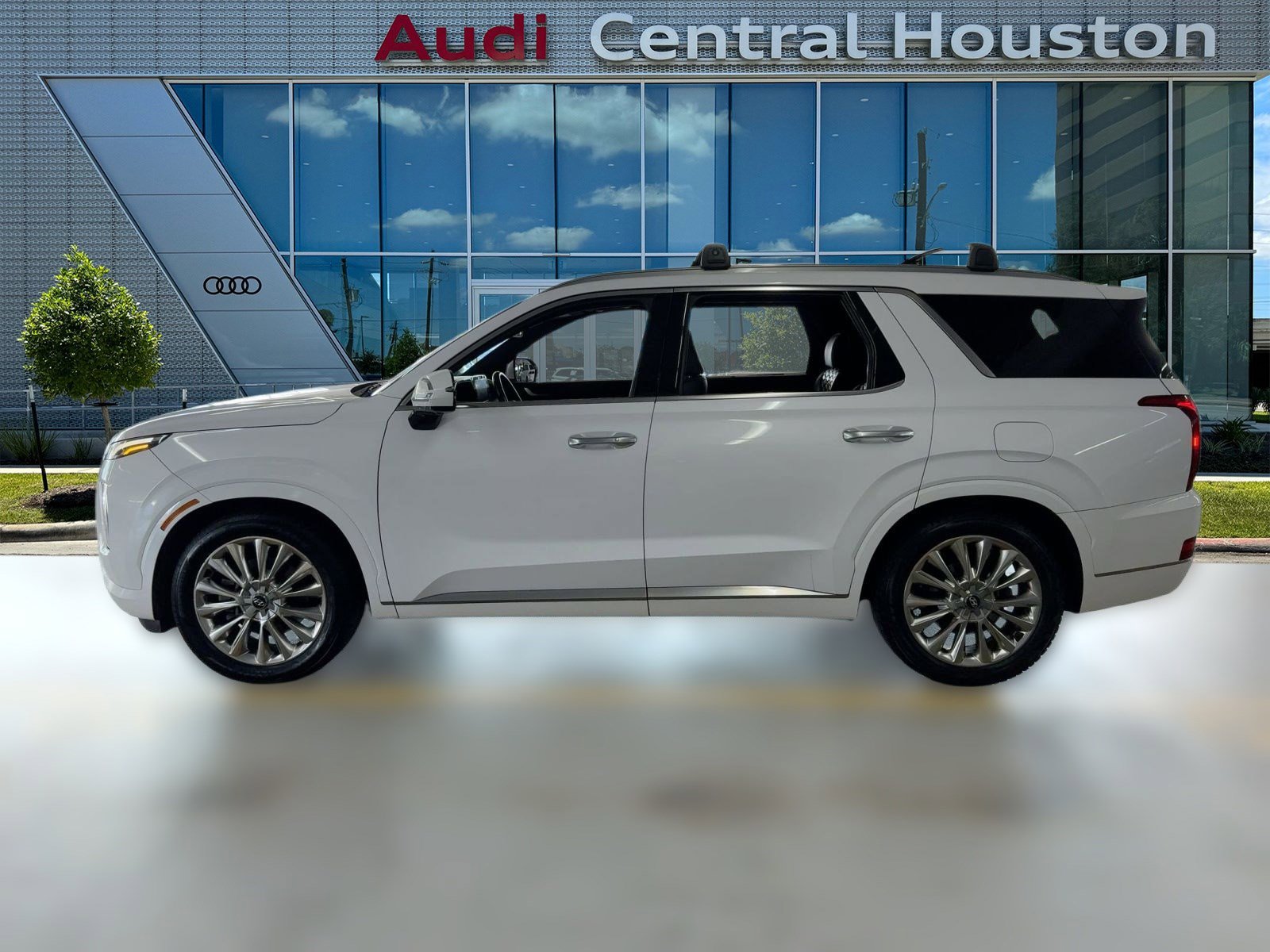 2020 Hyundai Palisade Limited photo 2