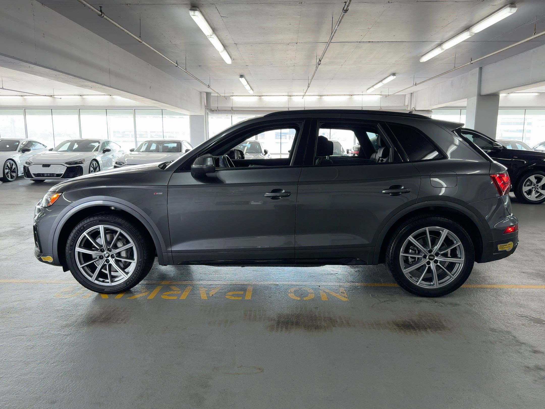 2022 Audi Q5 S line Premium Plus photo 2