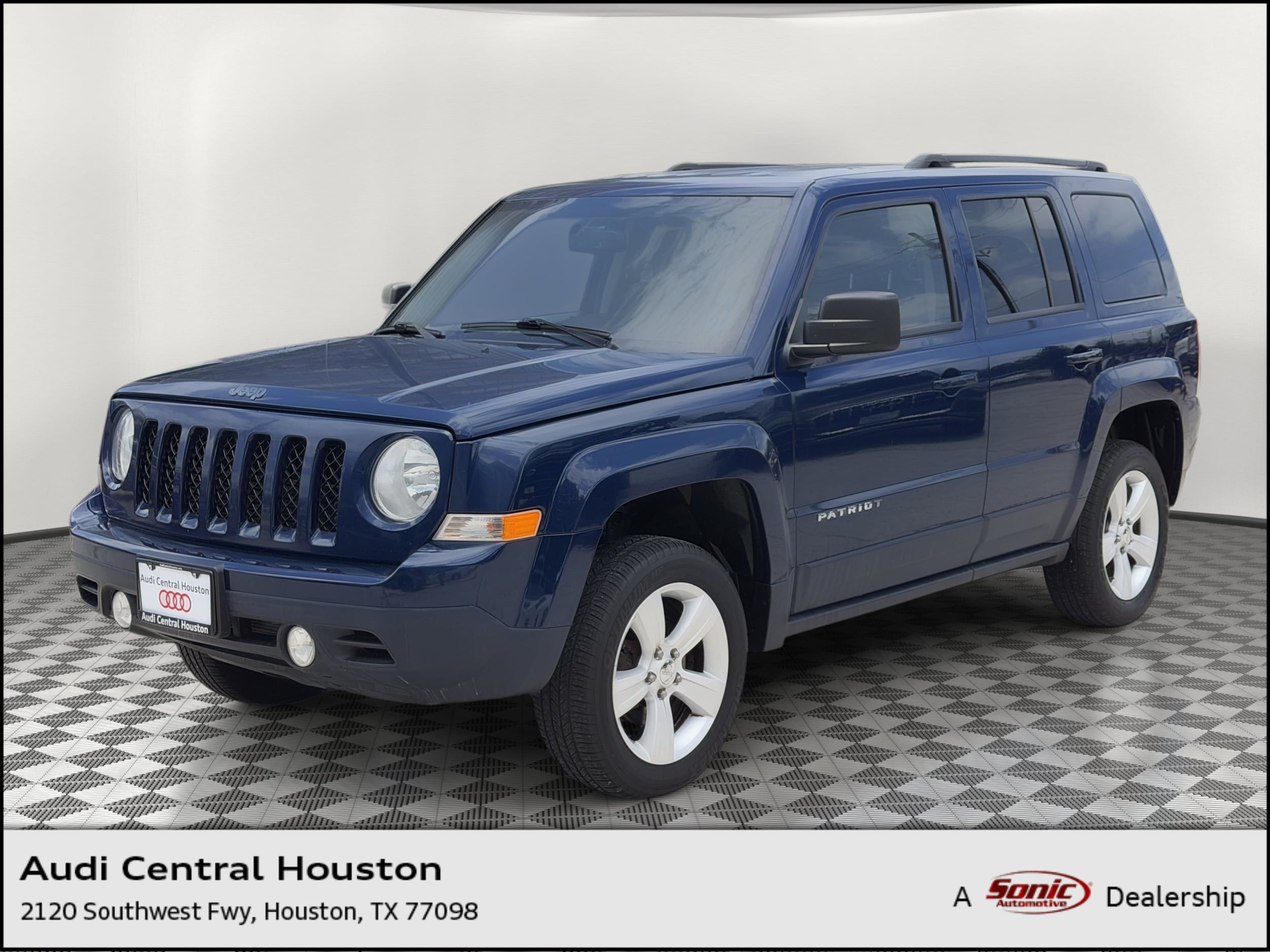 Patriot Latitude SUV