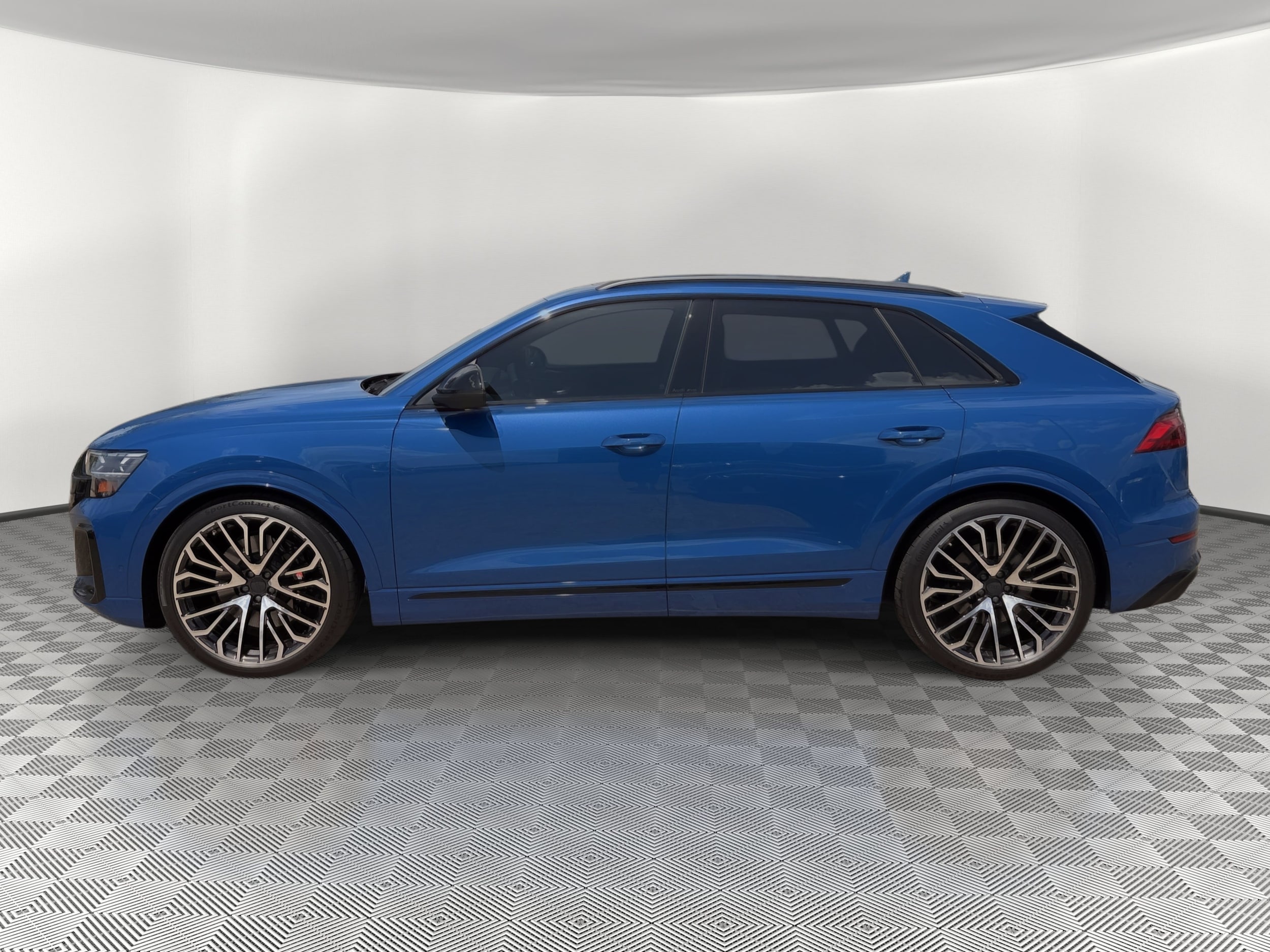 SQ8 Prestige SUV