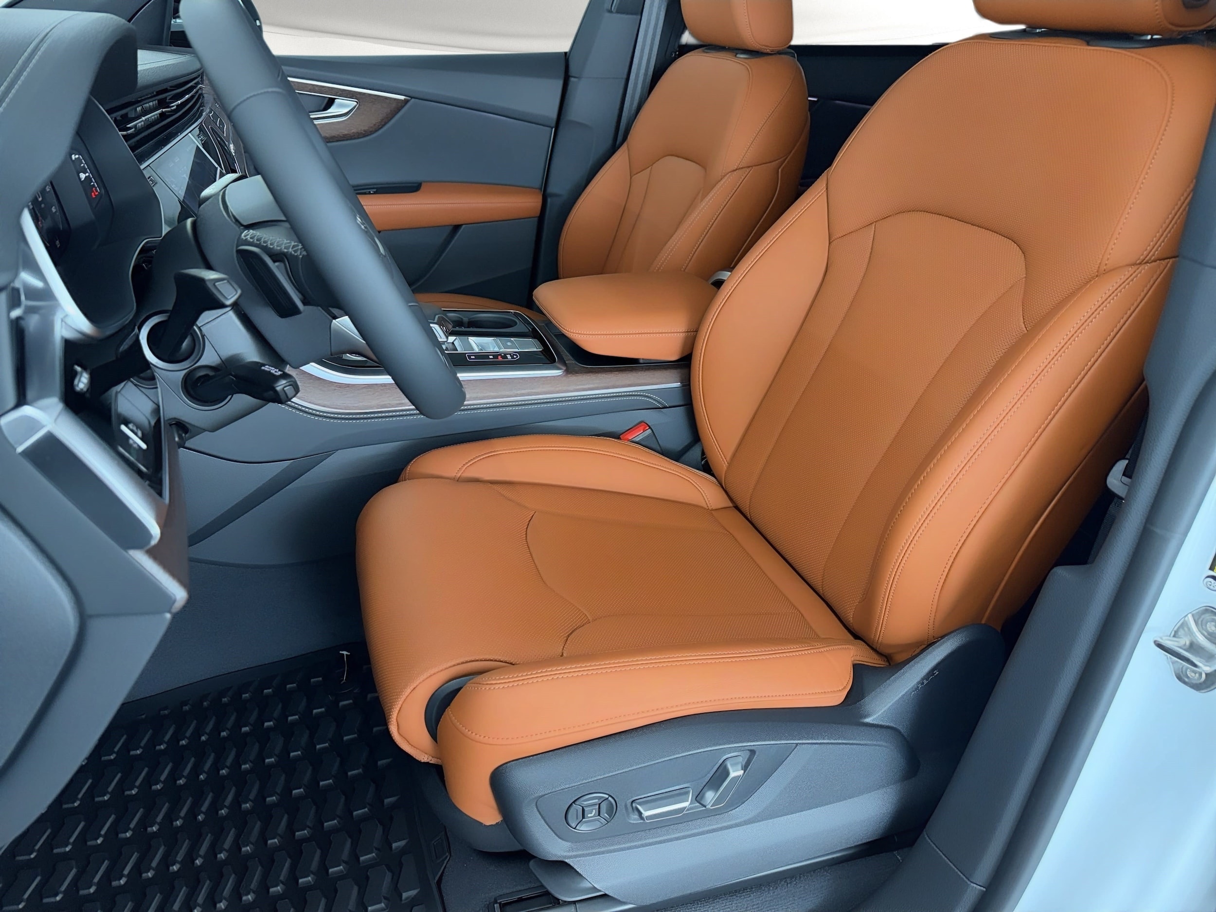 Q8 Prestige SUV