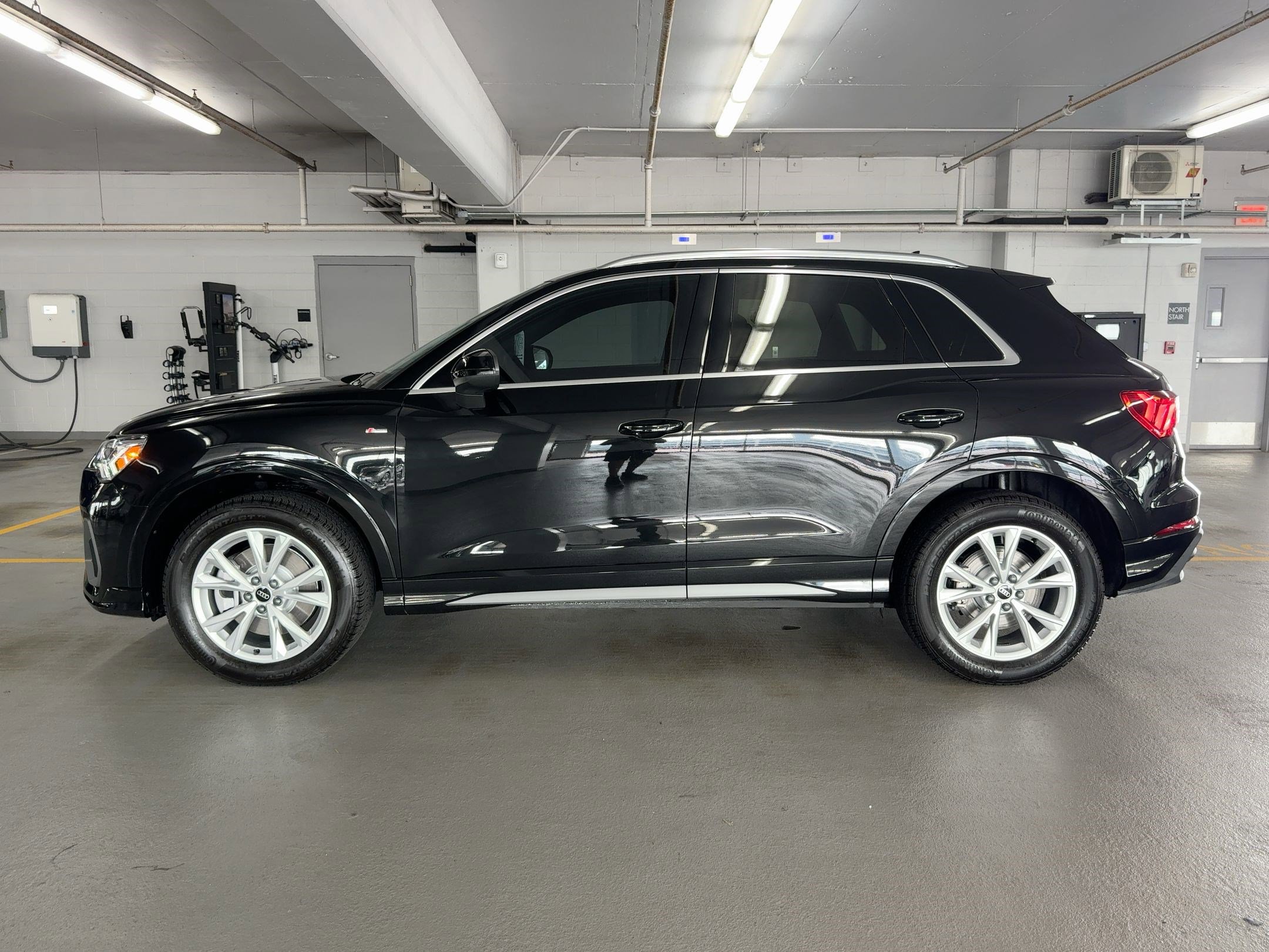 2025 Audi Q3 S line Premium photo 2