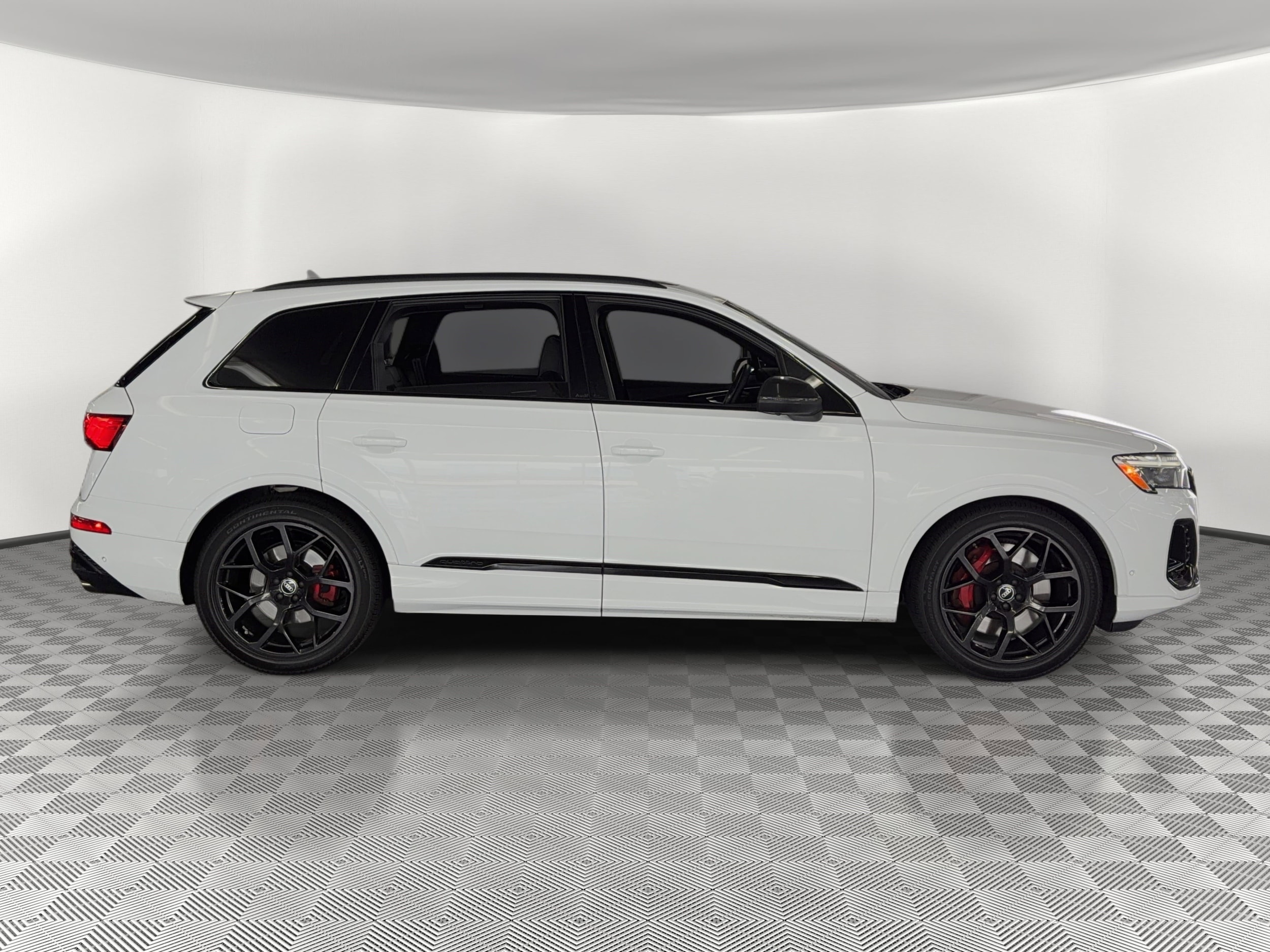 SQ7 Prestige SUV