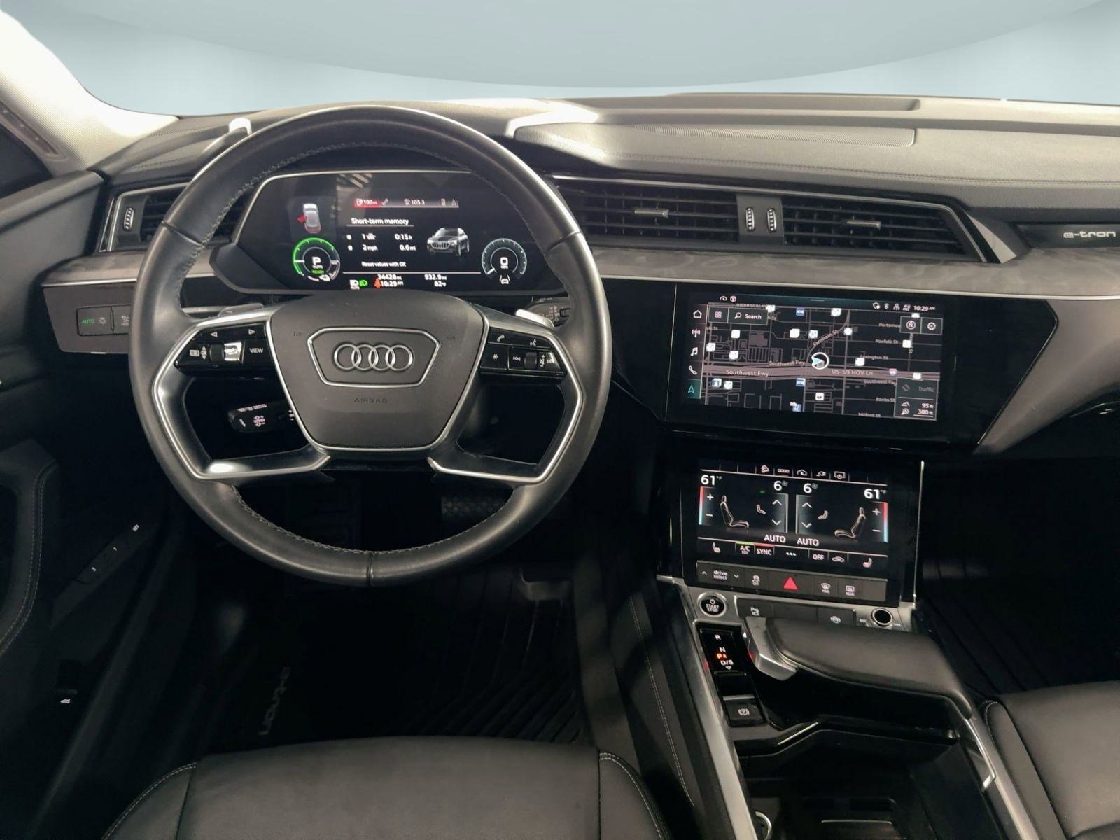 2022 Audi e-tron Premium photo 4
