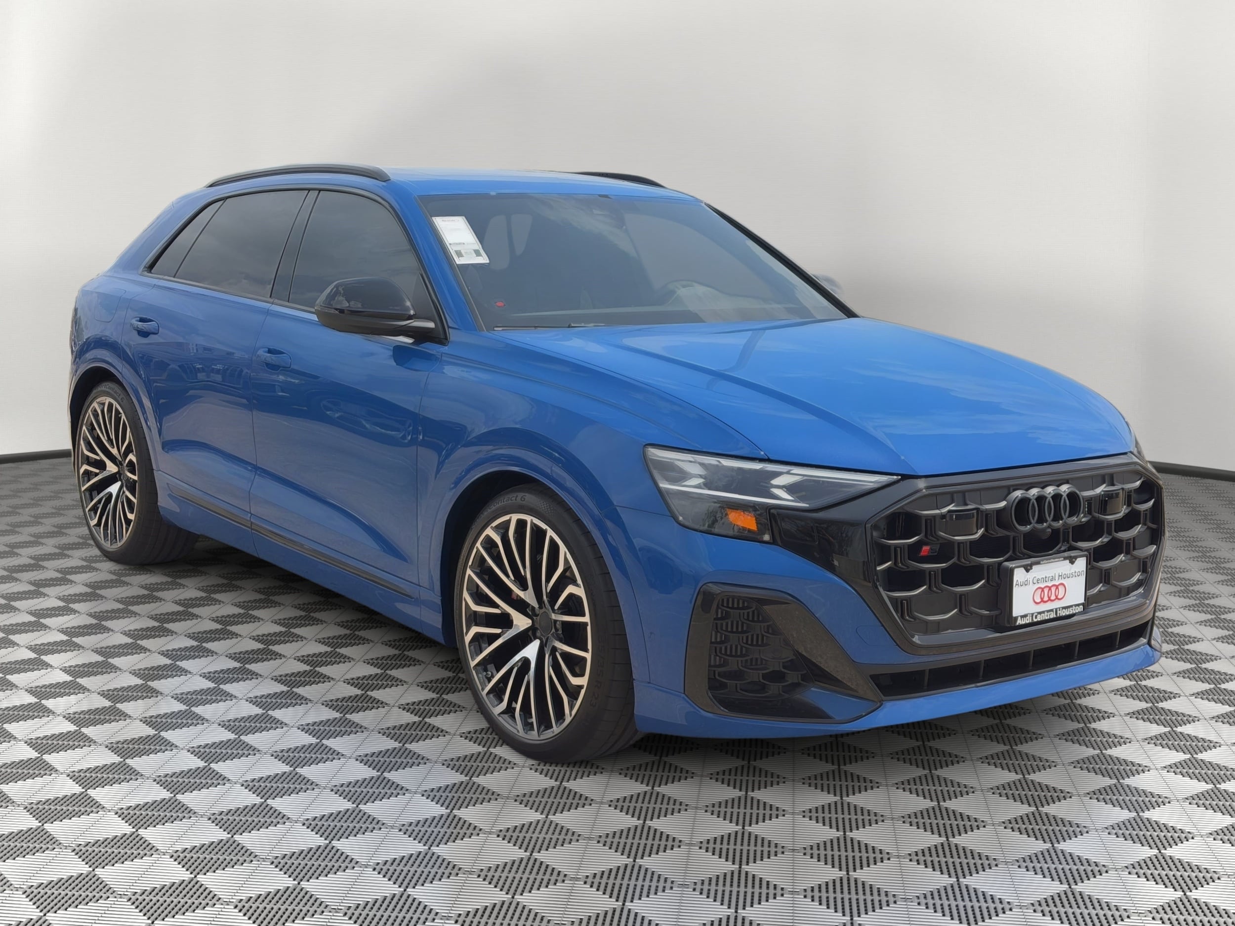 SQ8 Prestige SUV