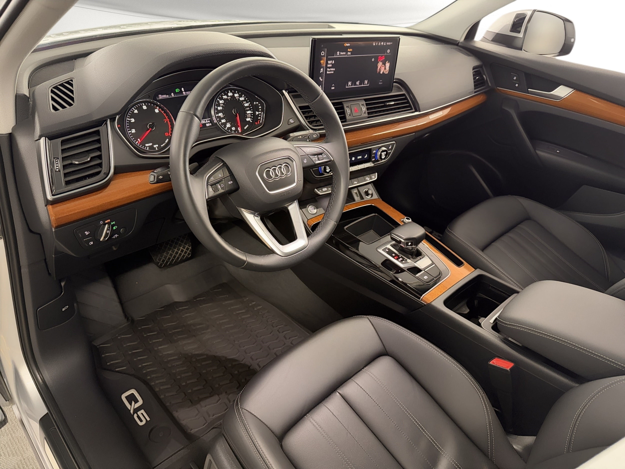 Q5 Premium SUV