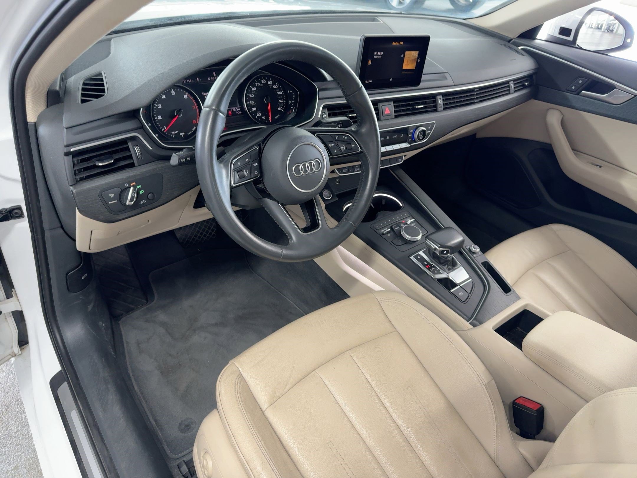 2019 Audi A4 Premium photo 4