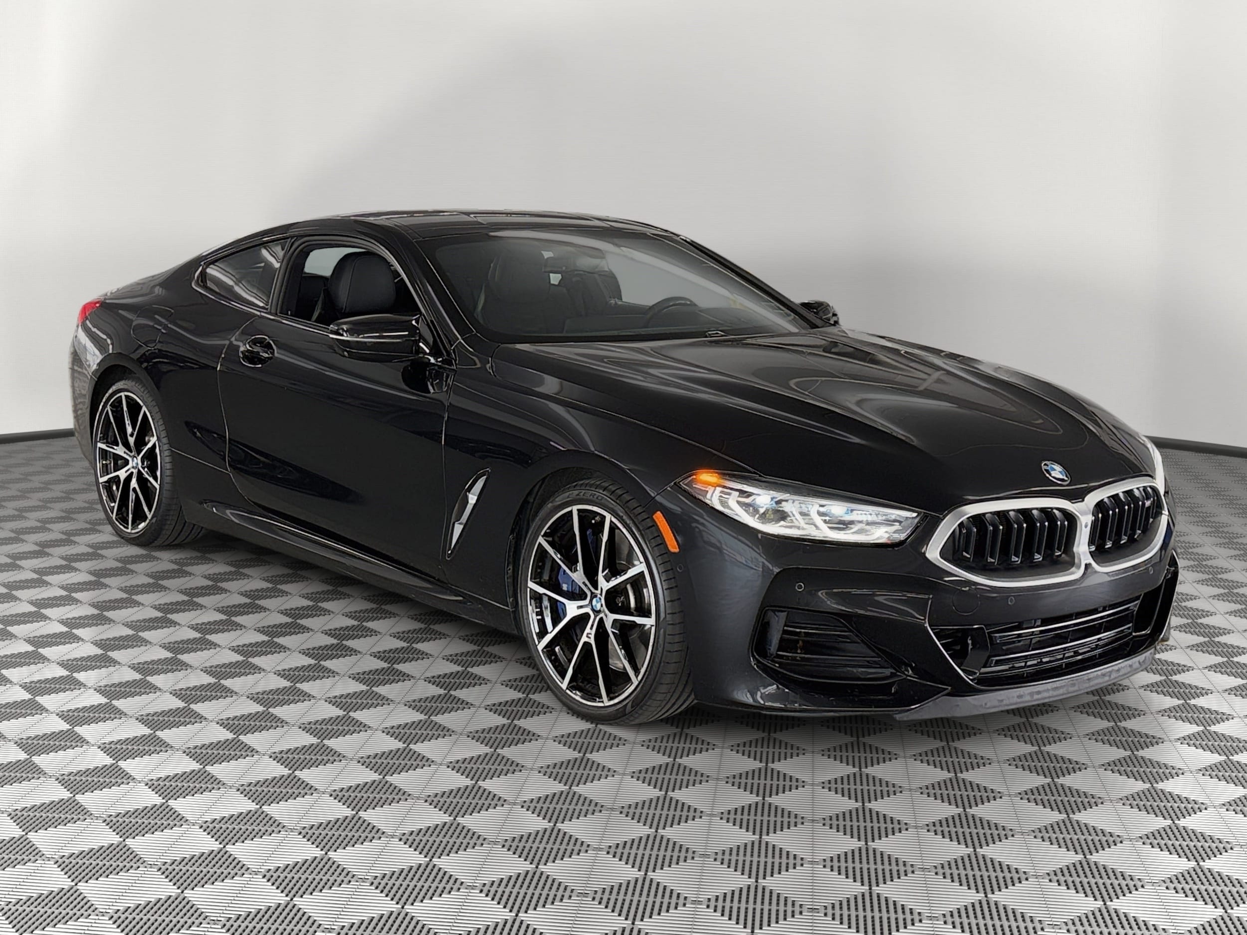 2023 BMW 8 Series M850i - Photo 7