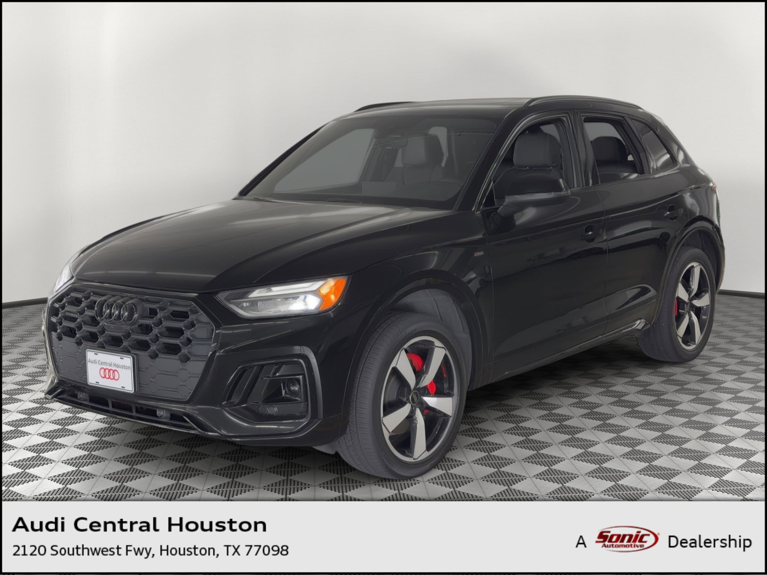 2024 Audi Q5 45 Premium Plus's photo