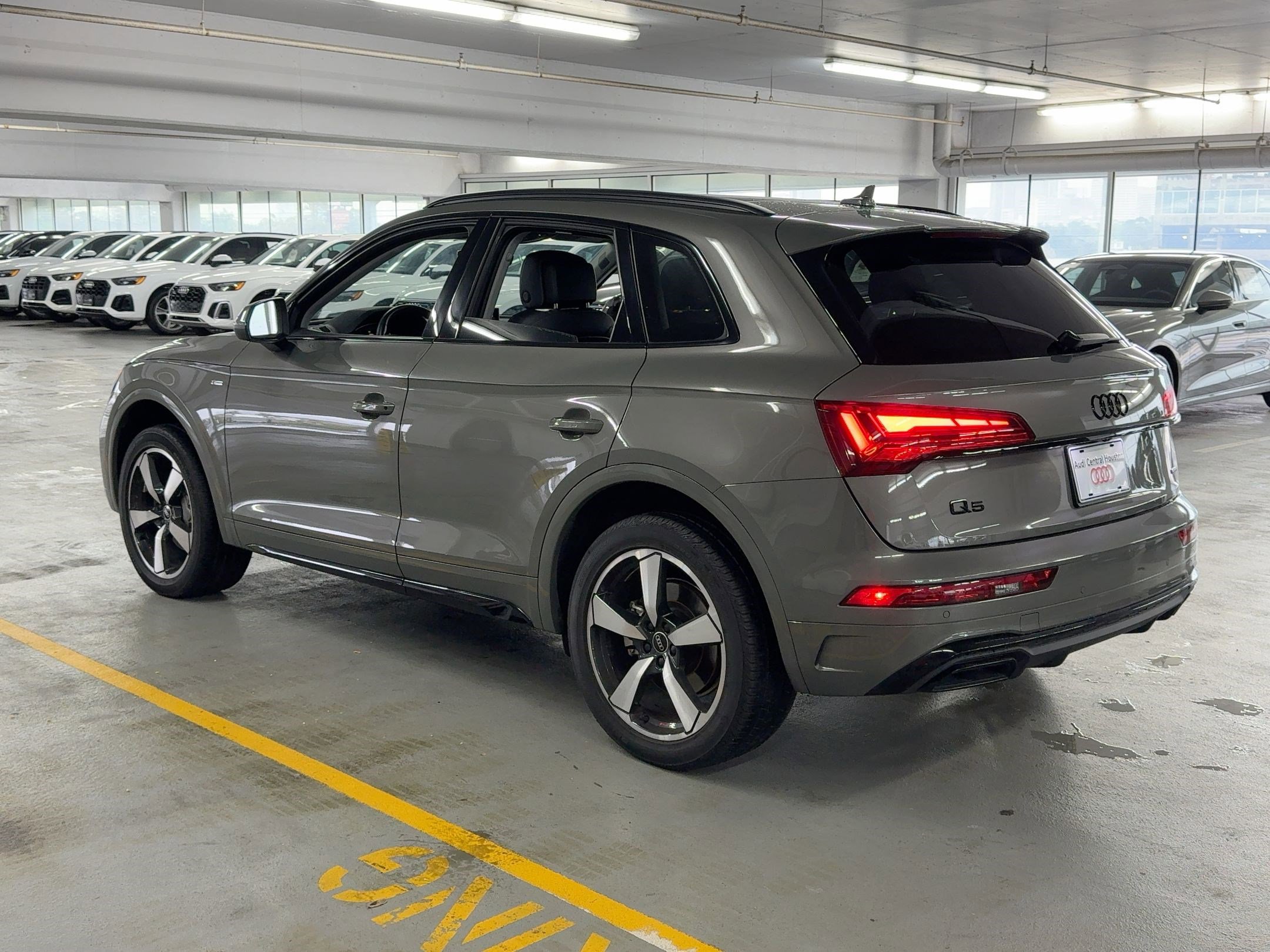 2023 Audi Q5 S line Premium Plus photo 3