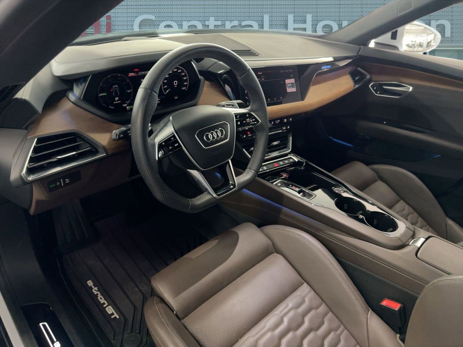 2023 Audi e-tron GT Prestige photo 4