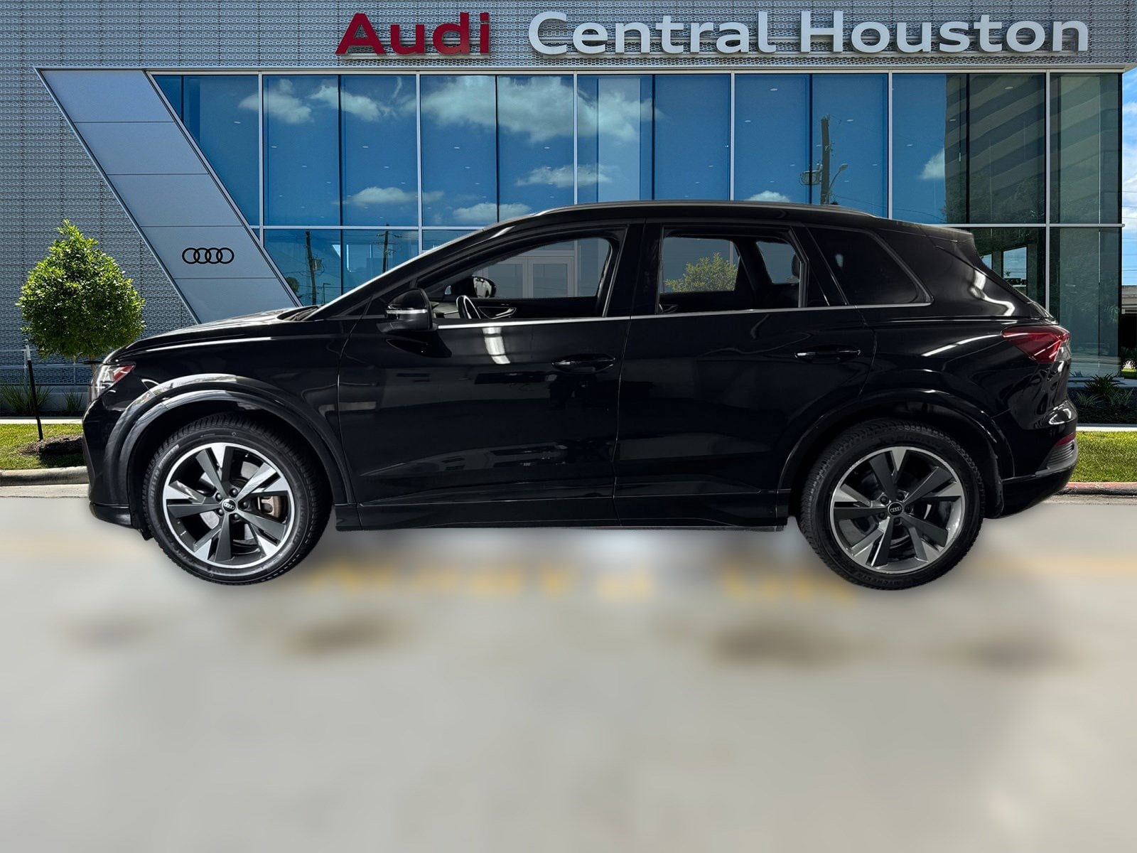 Certified 2022 Audi Q4 e-tron Premium with VIN WA1G2BFZ2NP051048 for sale in Houston, TX
