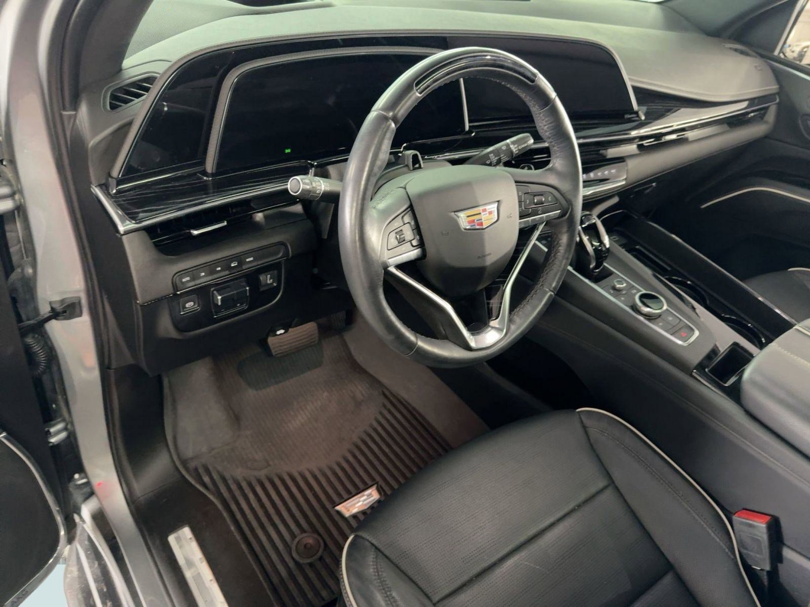 2023 Cadillac Escalade Sport photo 3