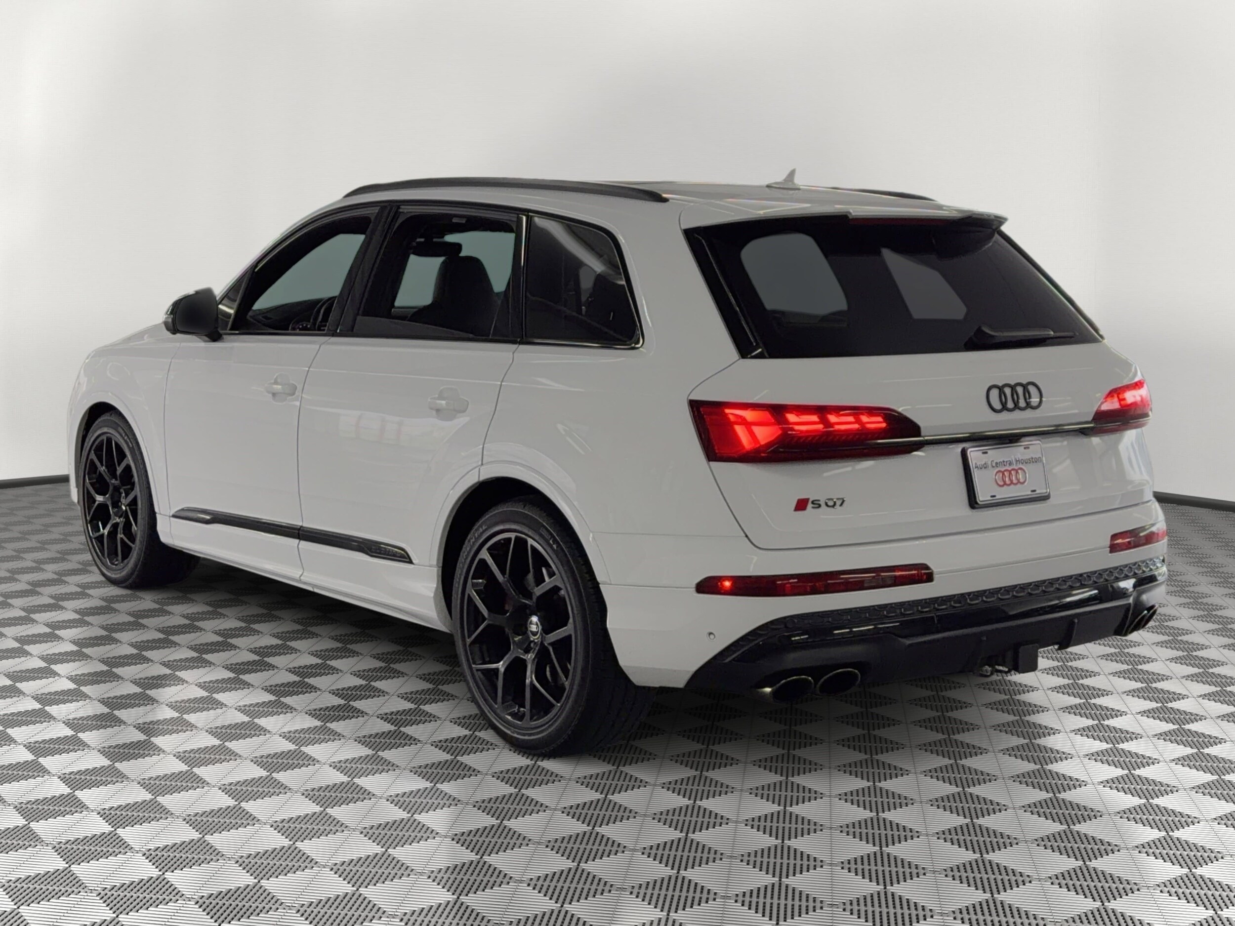 SQ7 Prestige SUV