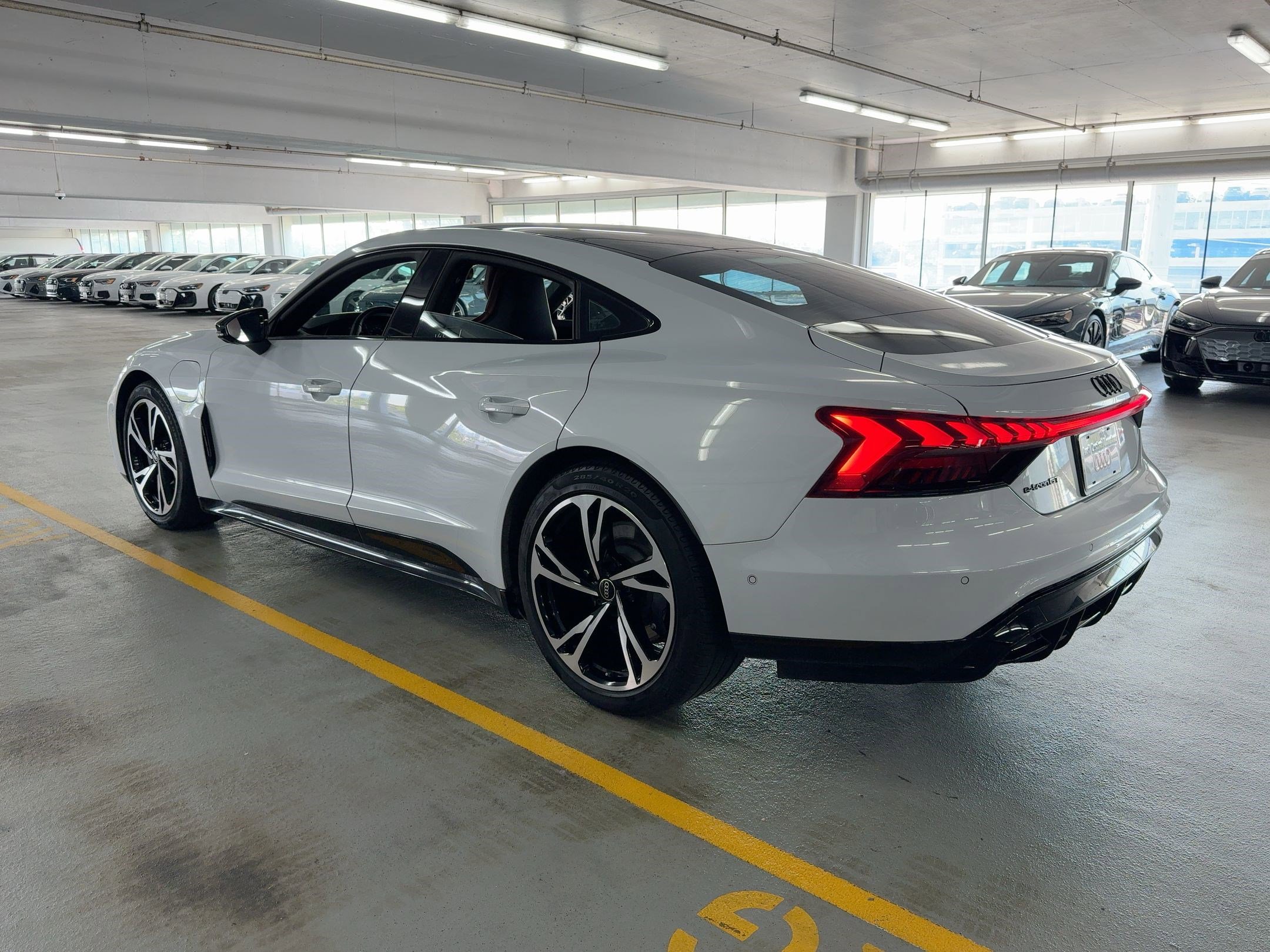 2023 Audi e-tron GT Prestige photo 3