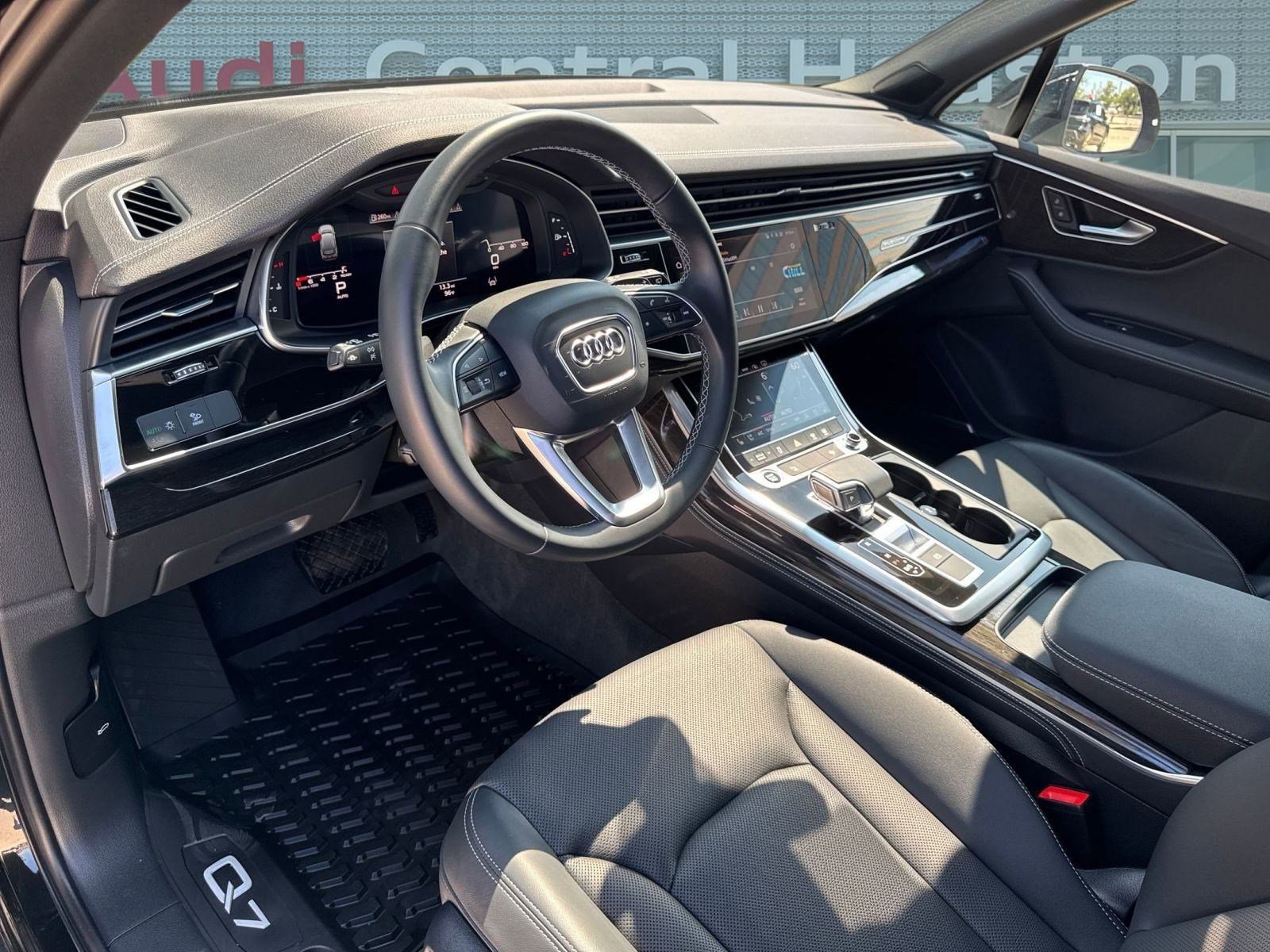 2025 Audi Q7 Premium Plus photo 3