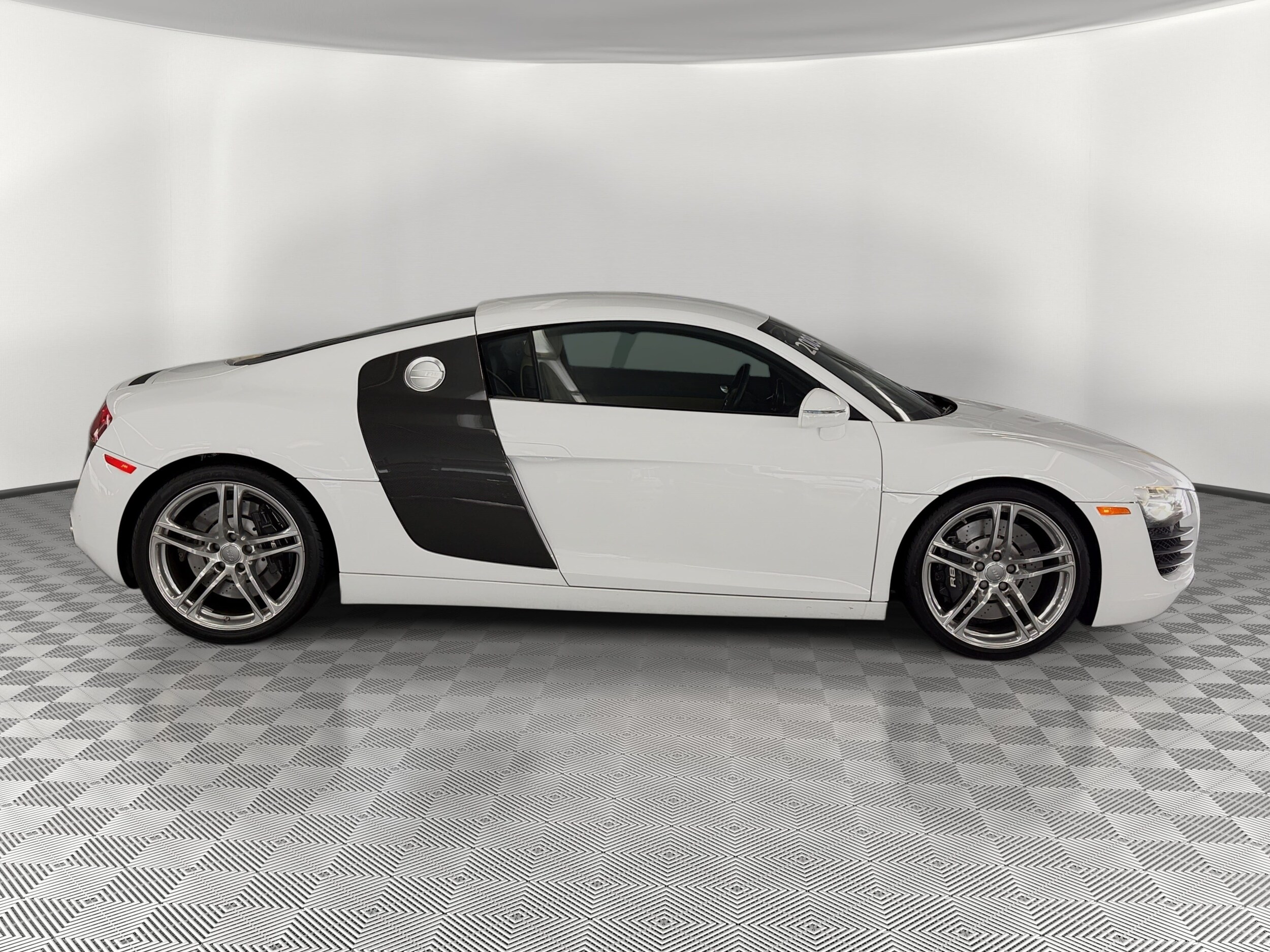 R8 4.2L Coupe
