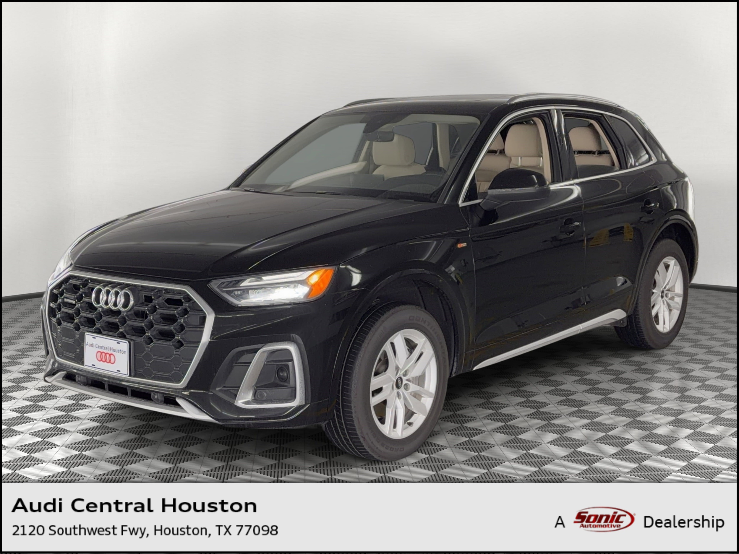 2023 Audi Q5 45 Premium's photo