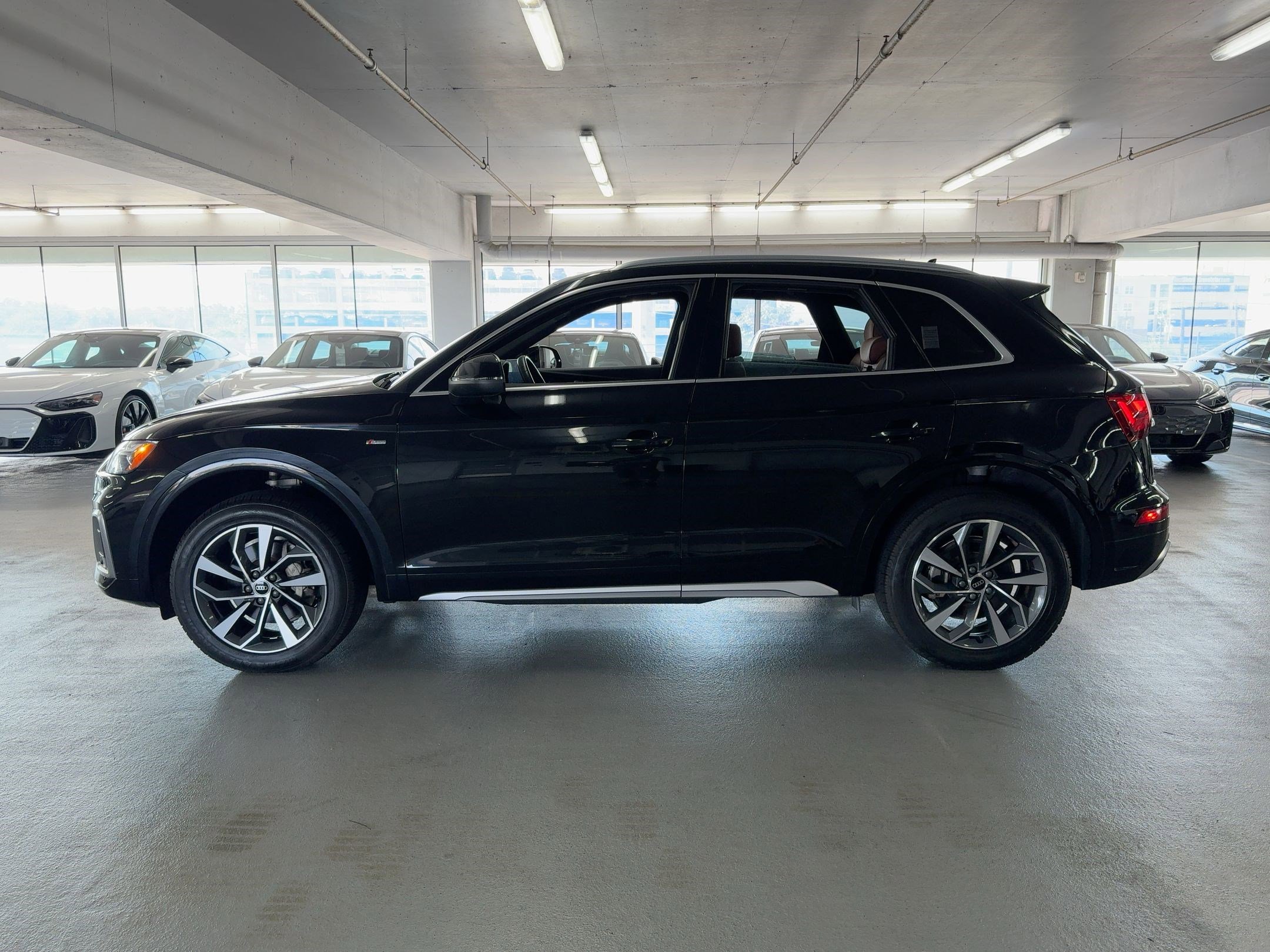 2023 Audi Q5 S line Premium Plus photo 2