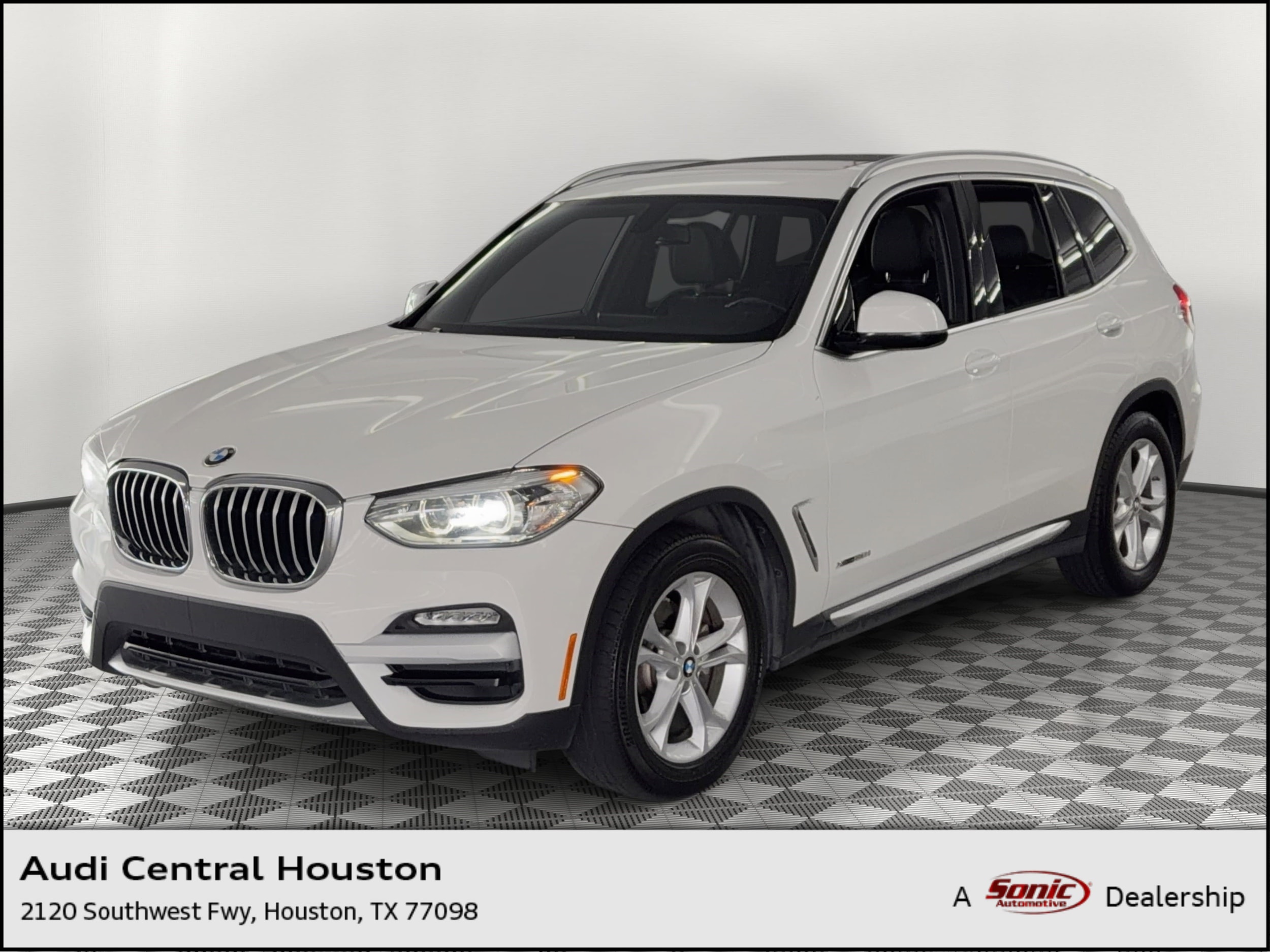 2018 BMW X3 xDrive30i's photo