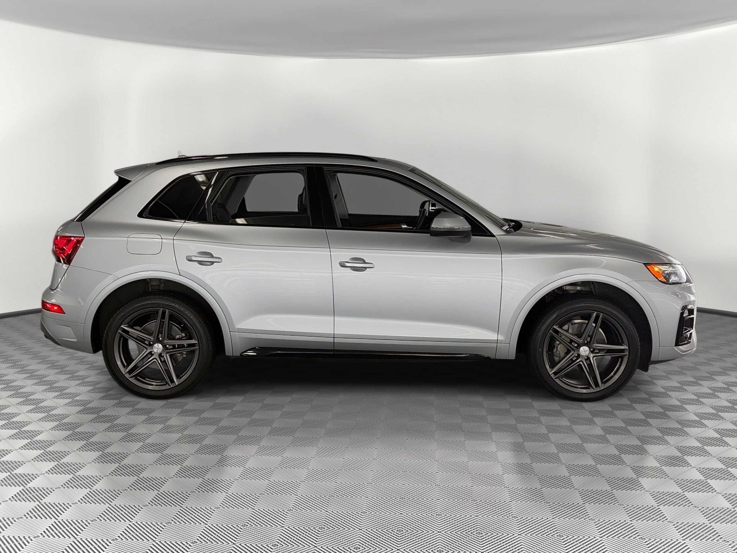 Q5 Premium SUV