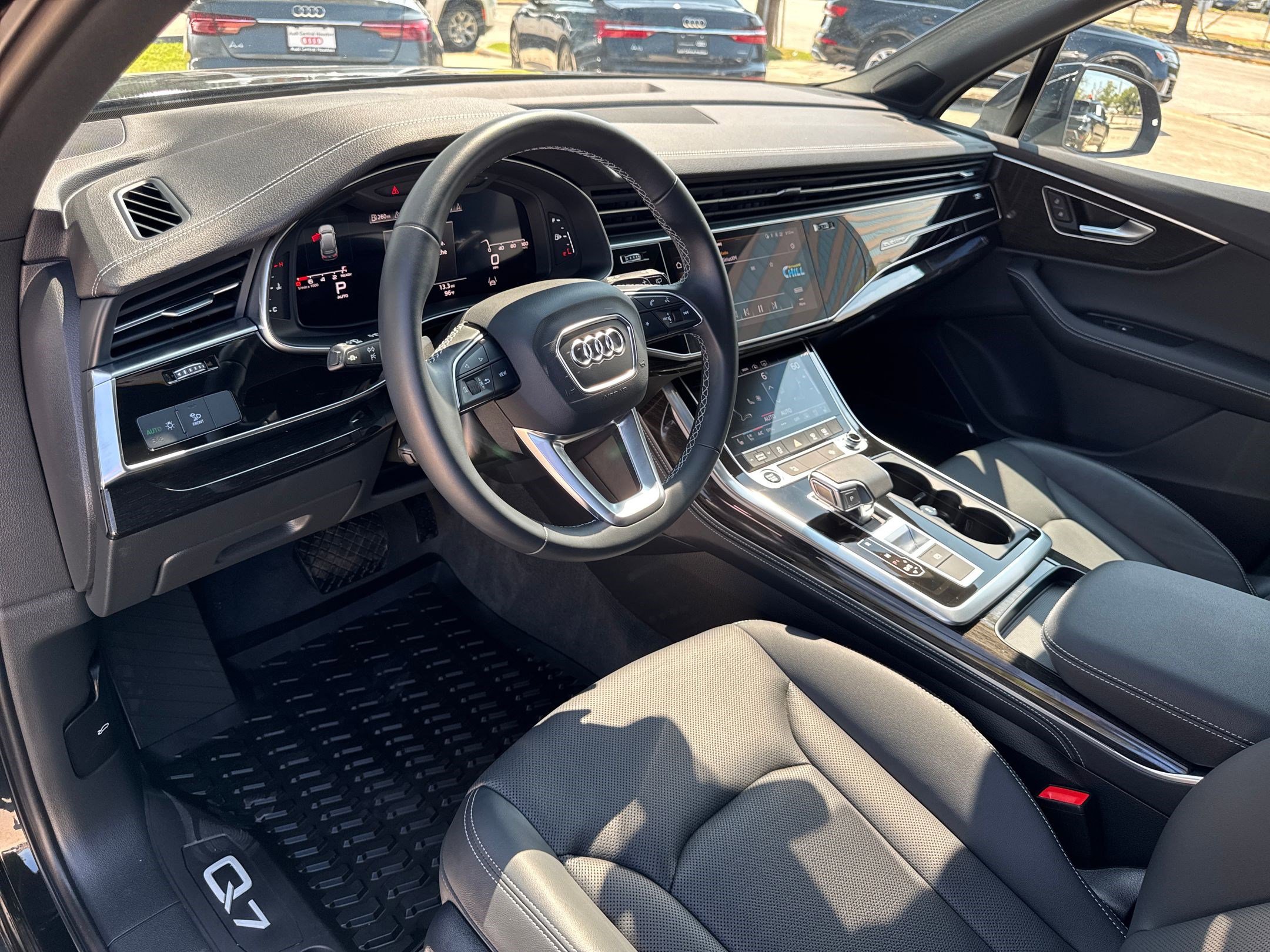 2025 Audi Q7 Premium Plus photo 3