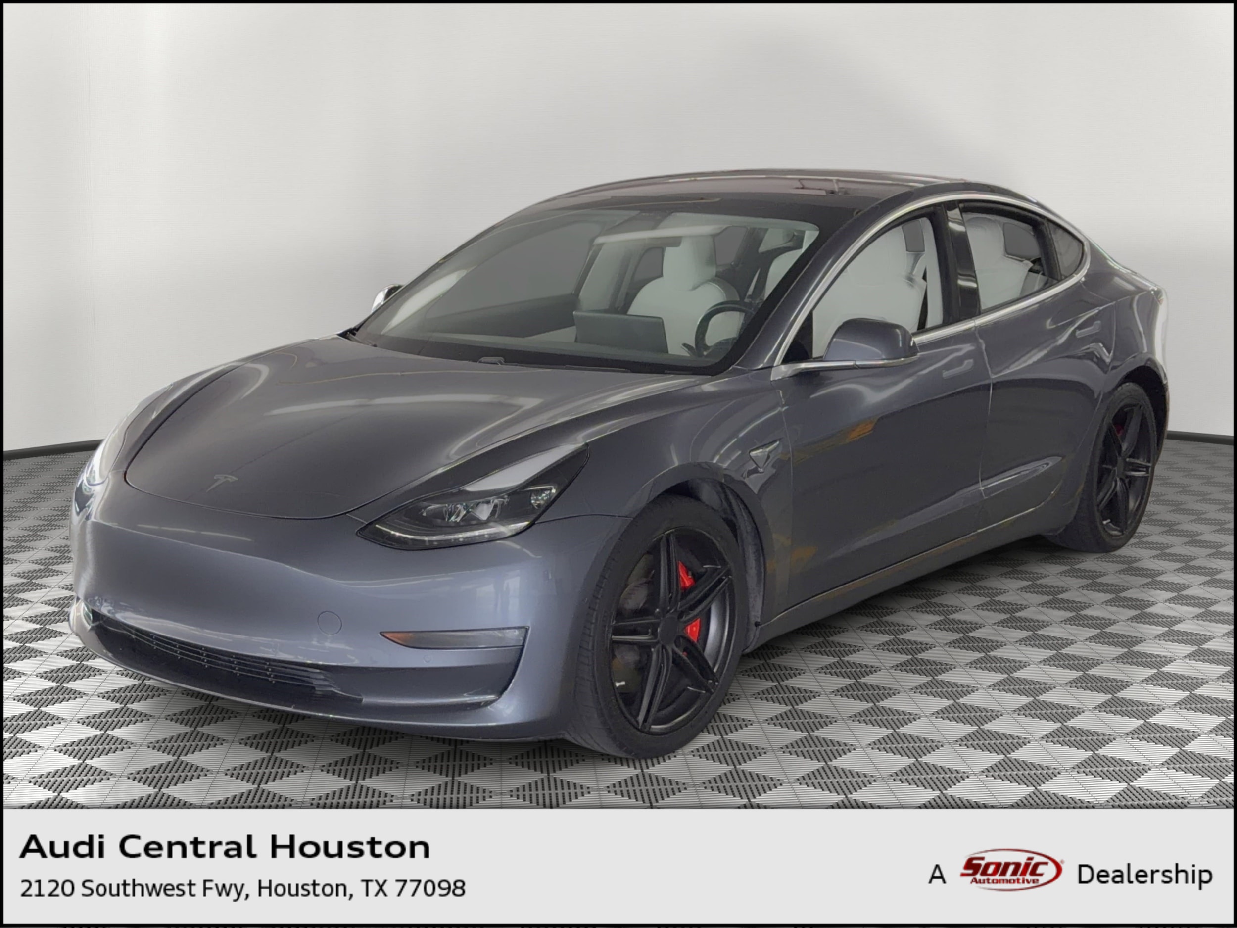 2018 Tesla Model 3's photo