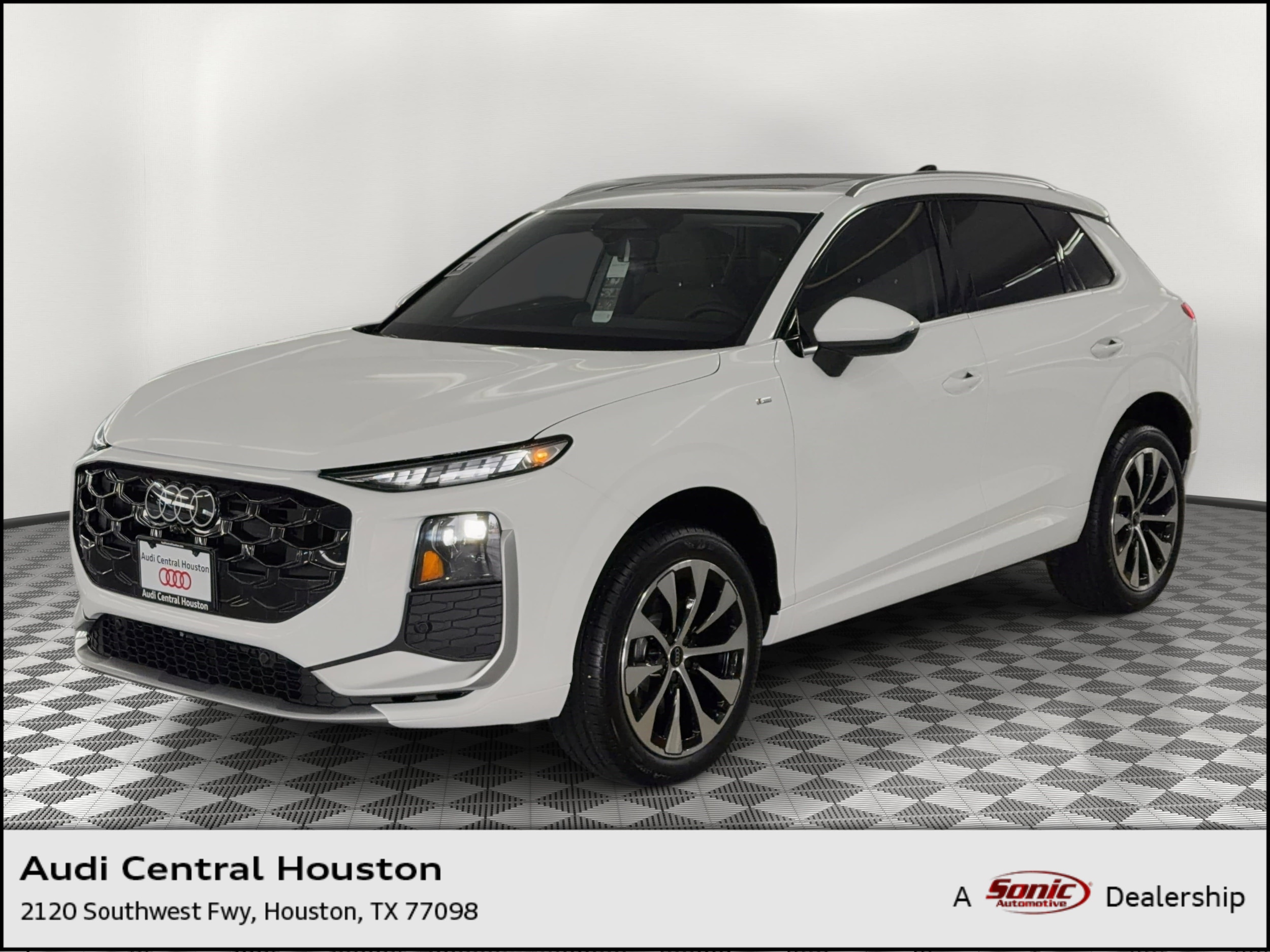 2026 Audi Q3 S line quattro's photo