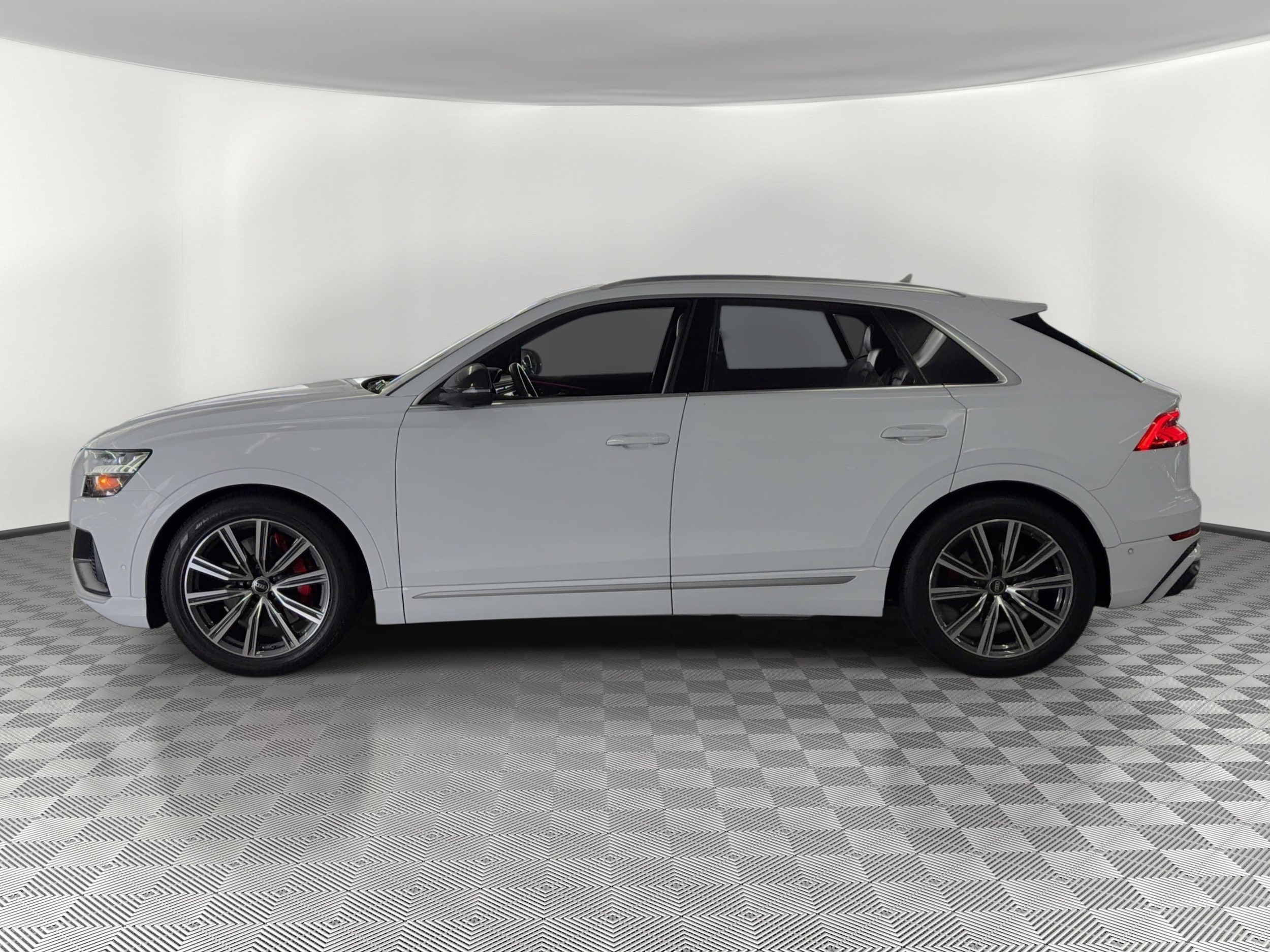 SQ8 Prestige SUV