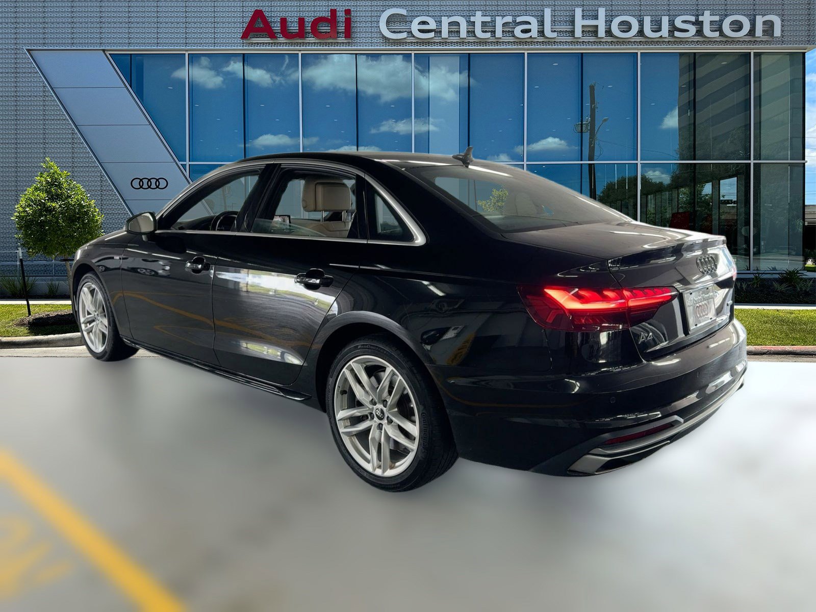 2021 Audi A4 S line Premium Plus photo 2