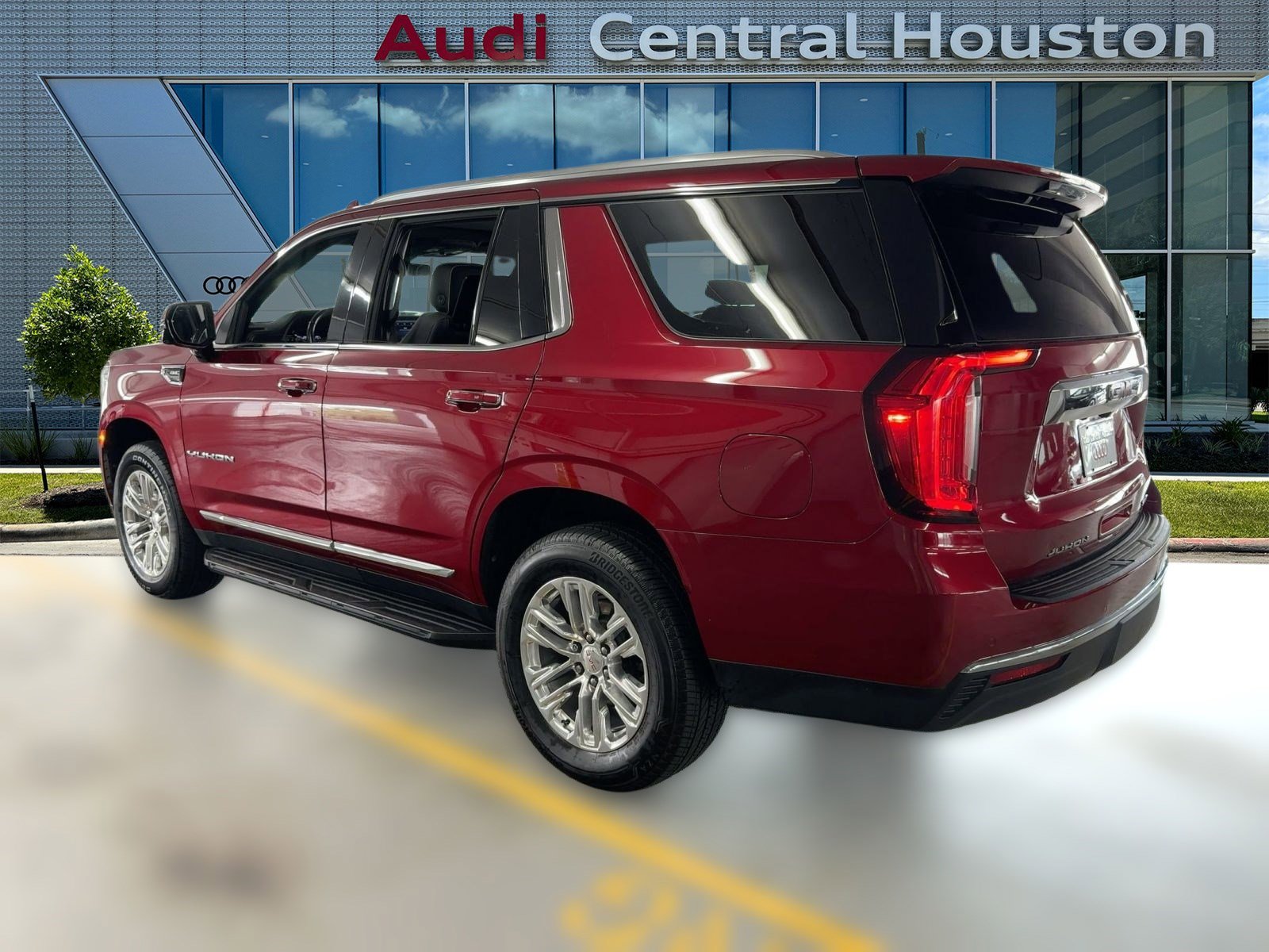 2021 Gmc Yukon SLT photo 2