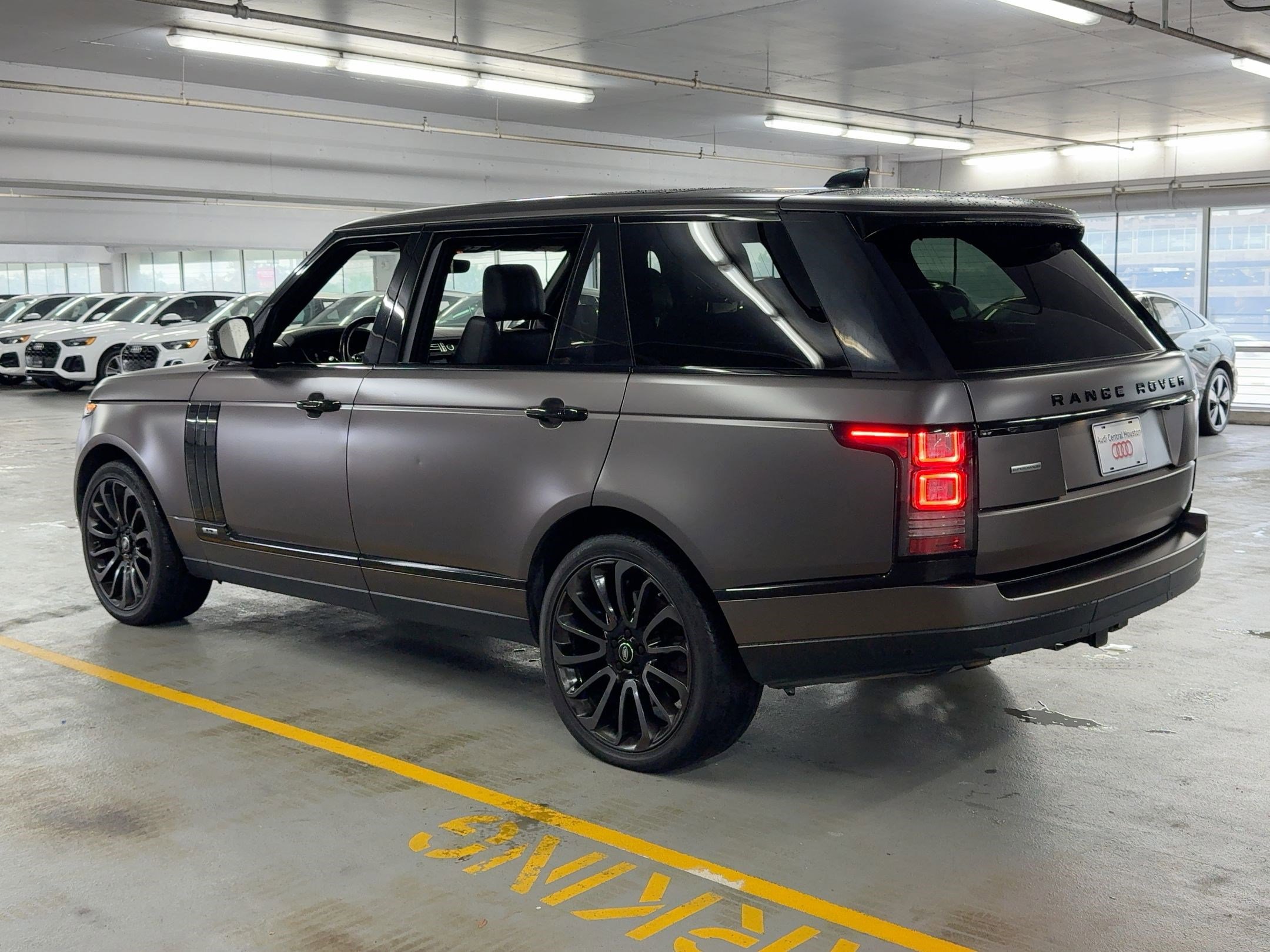 2017 Land Rover Range Rover Supercharged LWB photo 2