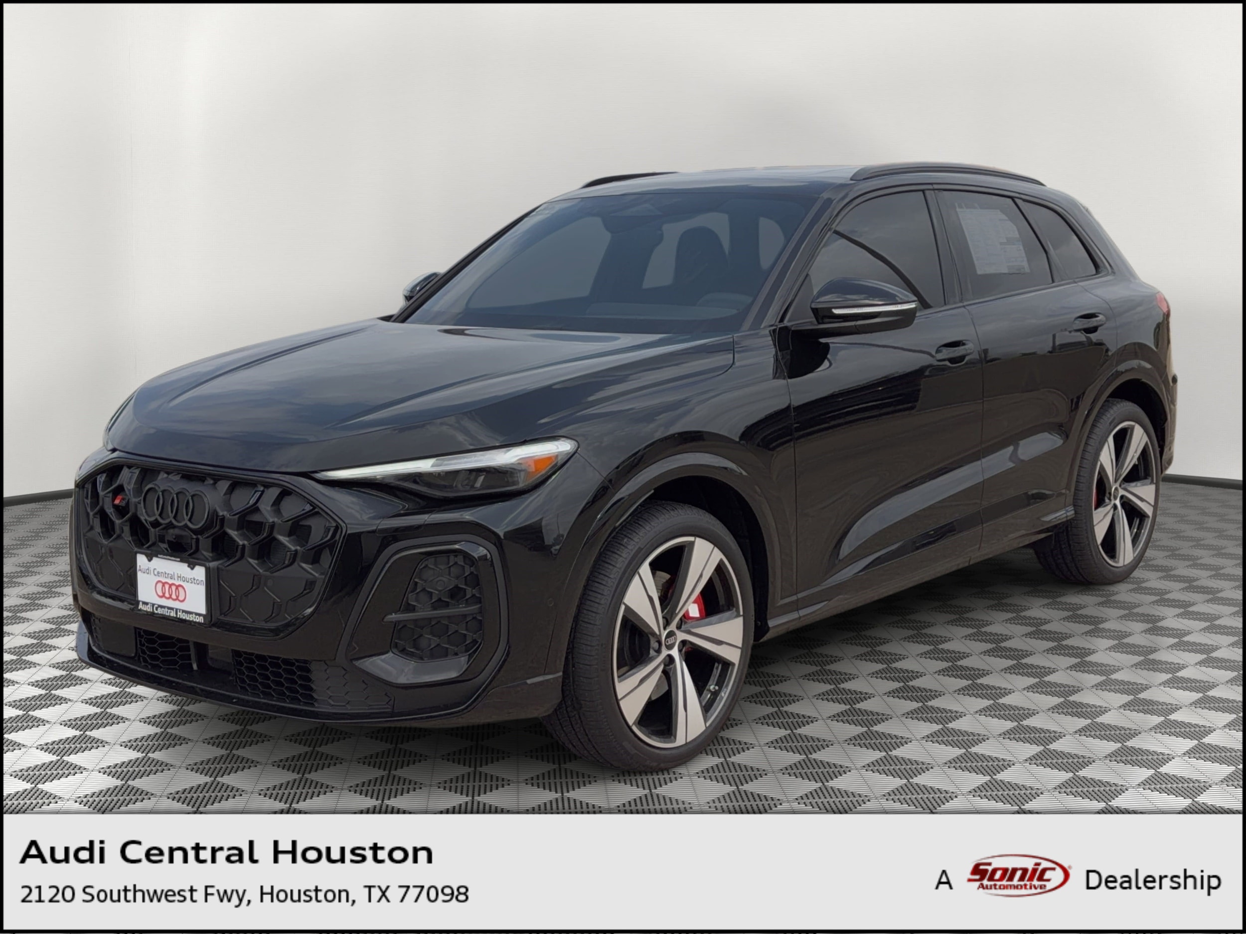 2025 Audi SQ5 Premium Plus's photo