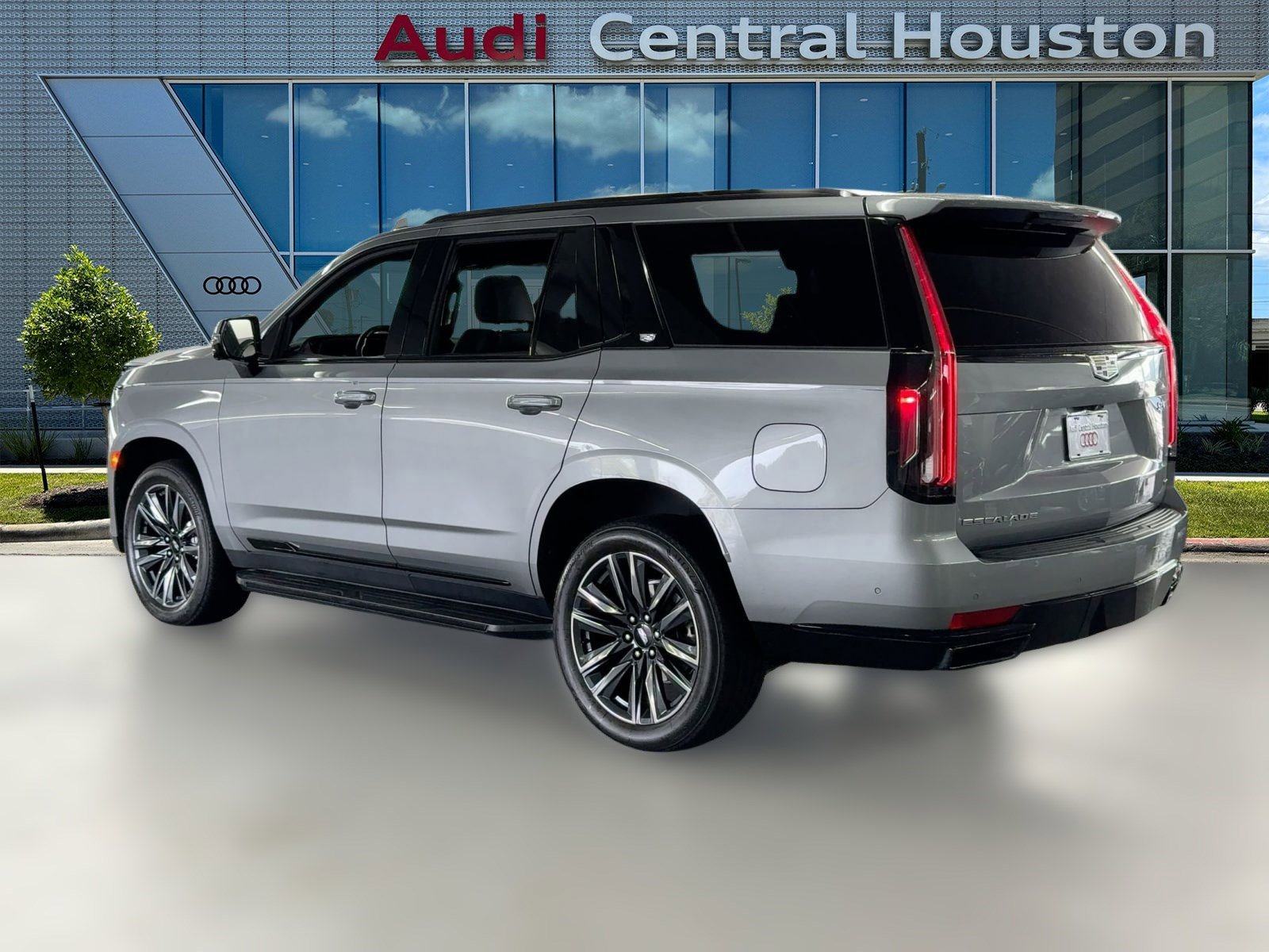 2023 Cadillac Escalade Sport photo 2