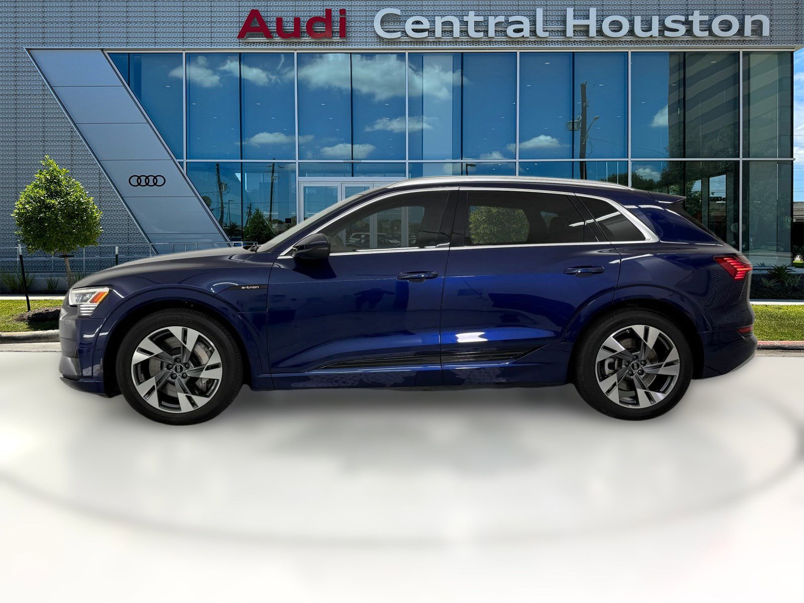 Used 2022 Audi e-tron Premium with VIN WA1AABGE7NB022131 for sale in Houston, TX