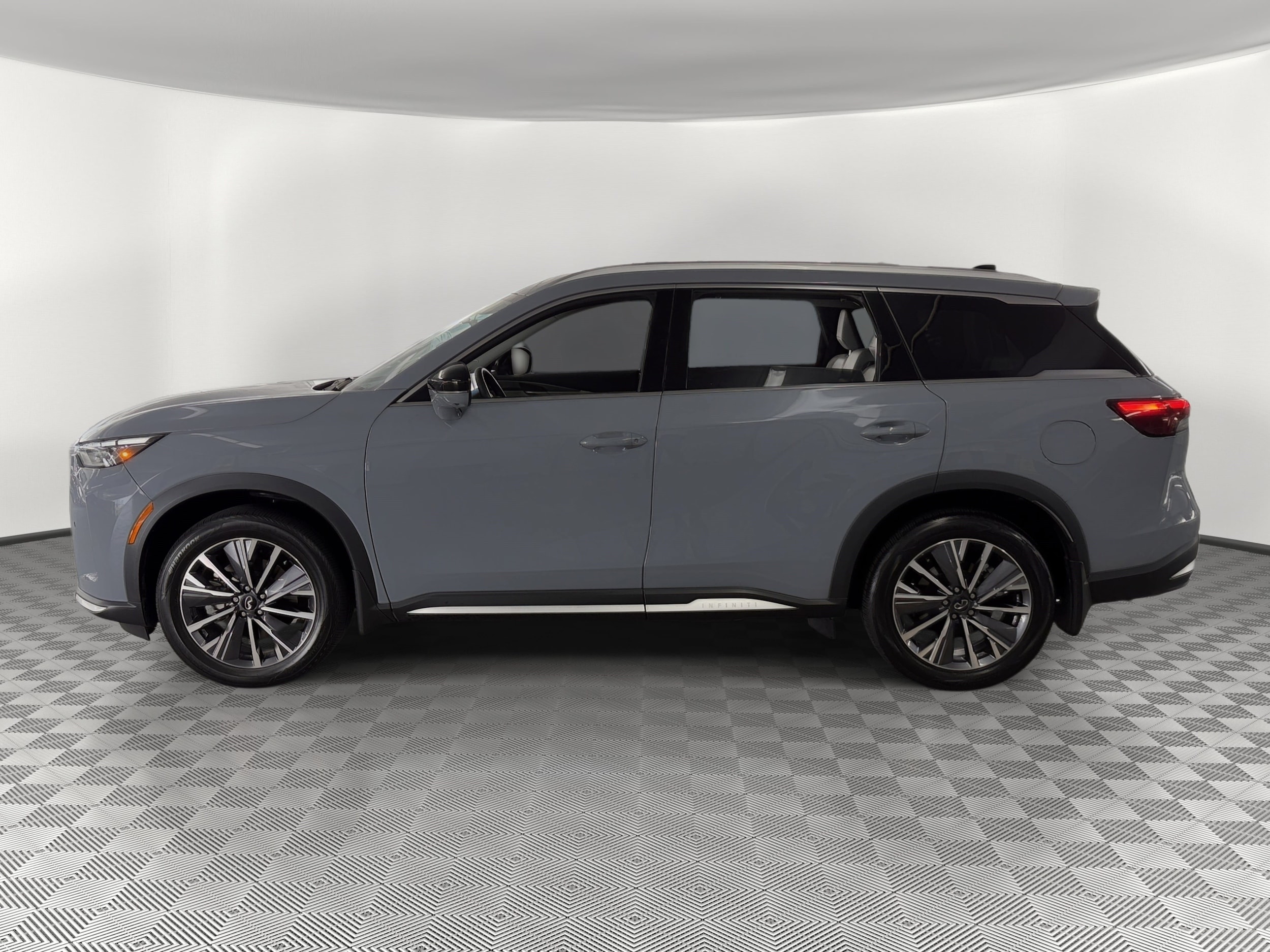 QX60 LUXE SUV