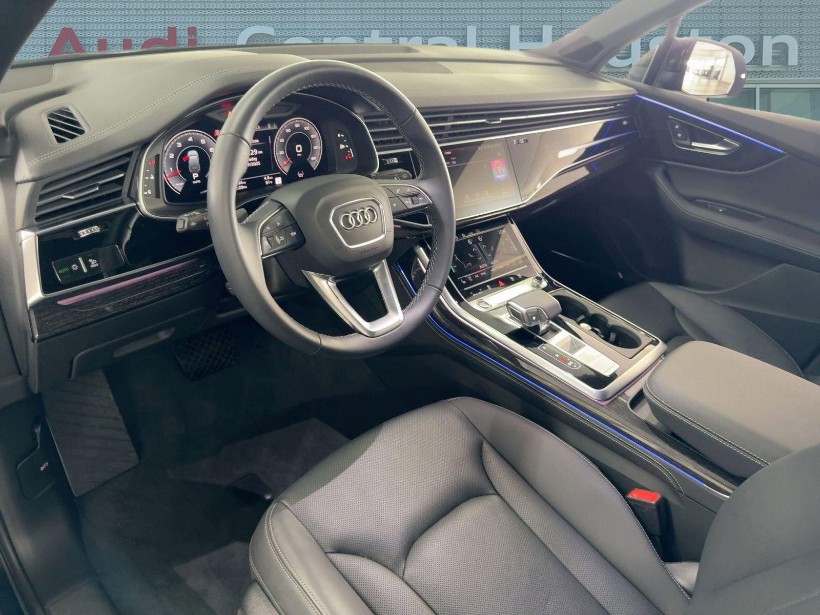2025 Audi Q7 Premium Plus photo 3