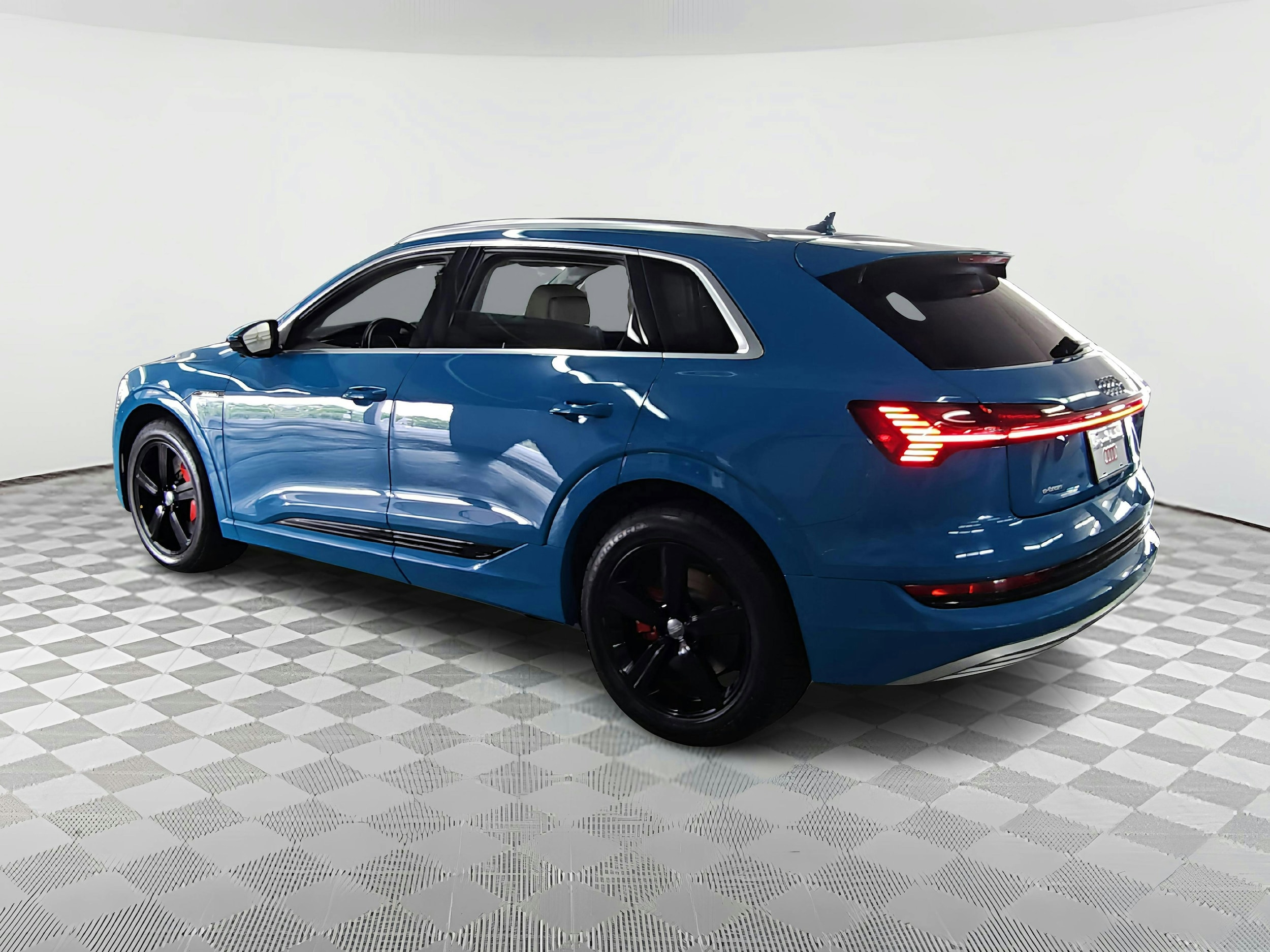Used 2019 Audi e-tron Premium Plus with VIN WA1LAAGE6KB011622 for sale in Houston, TX