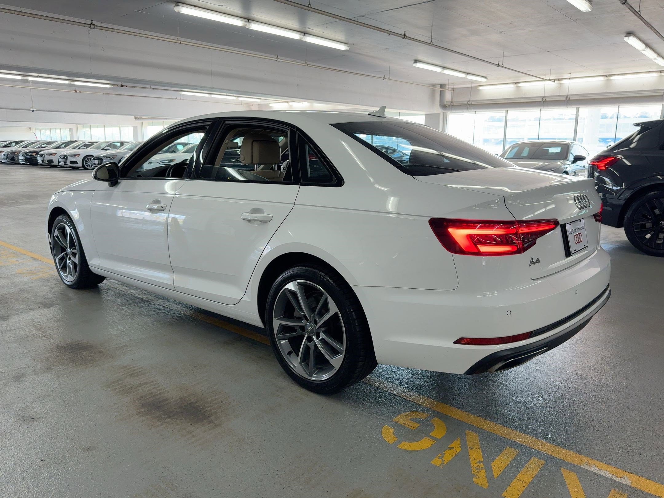 2019 Audi A4 Premium photo 3