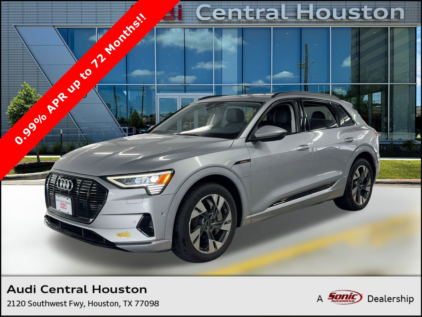 2022 Audi e-tron Premium's photo