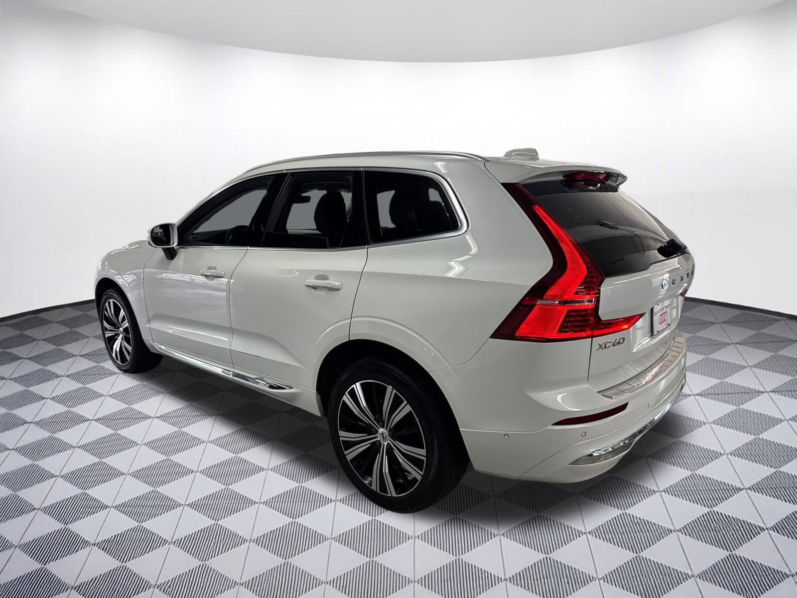 2023 Volvo XC60 Plus photo 3