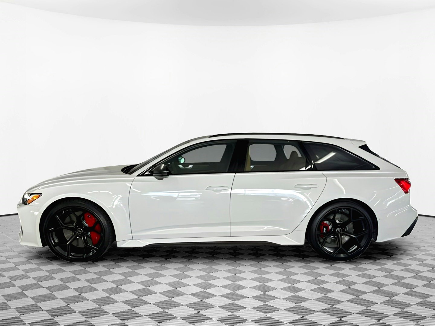 2025 Audi RS 6 Avant Performance photo 2