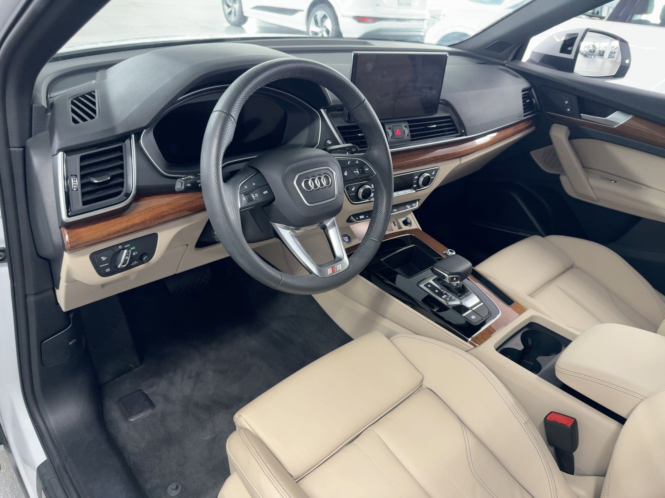 2024 Audi Q5 S line Premium Plus photo 3