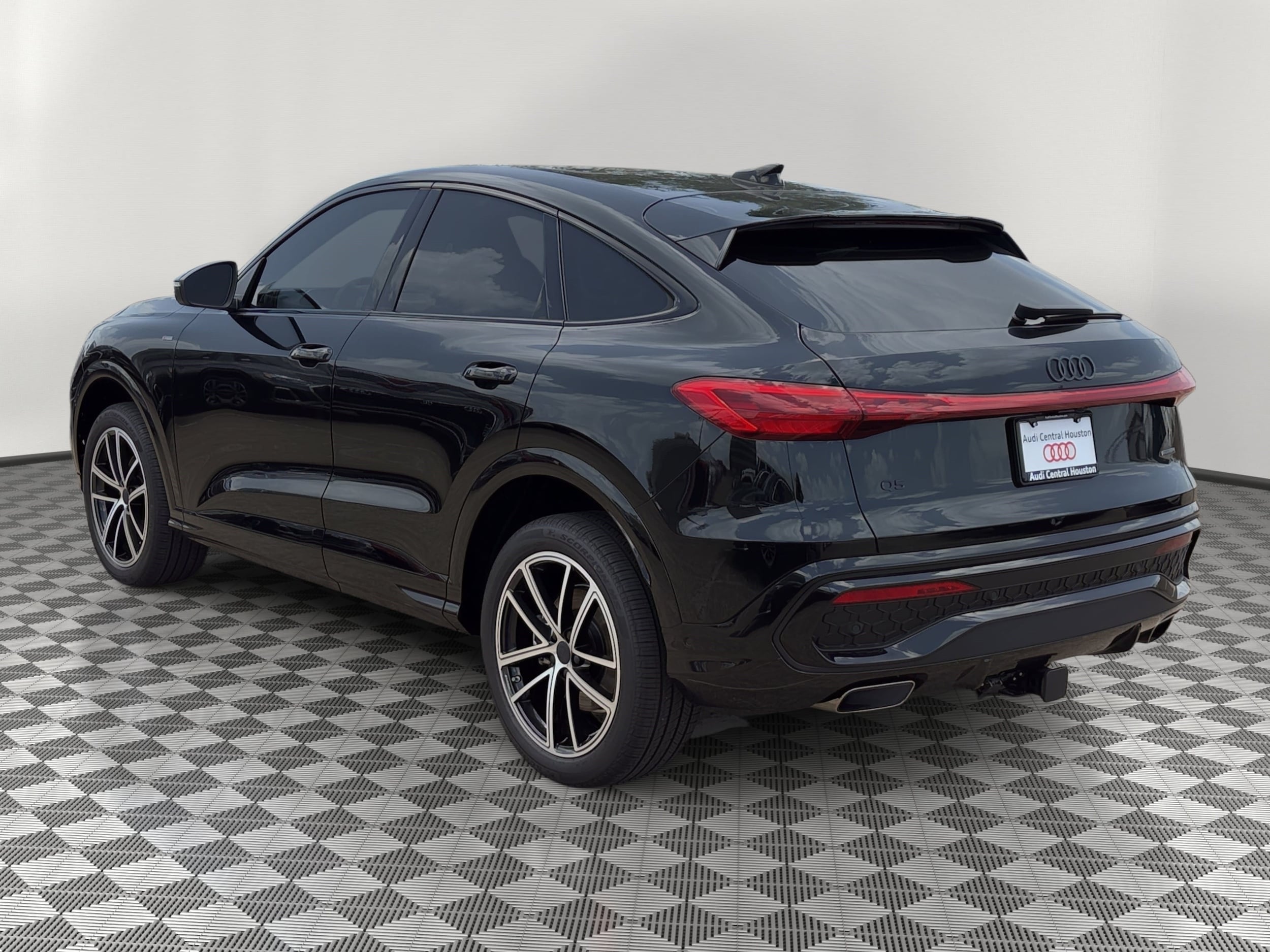 Q5 Sportback Premium Plus SUV