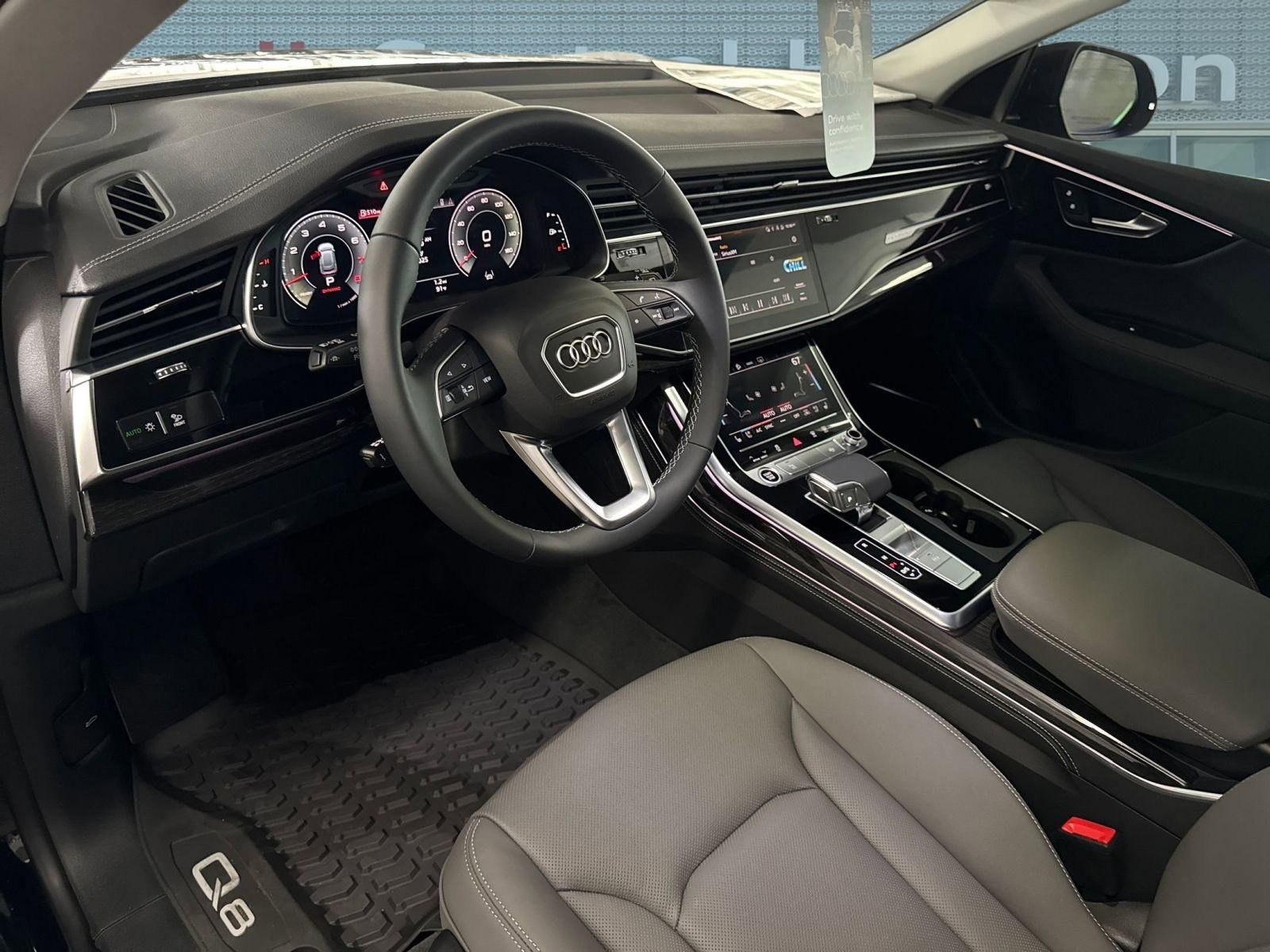 2025 Audi Q8 55 Premium Plus photo 3